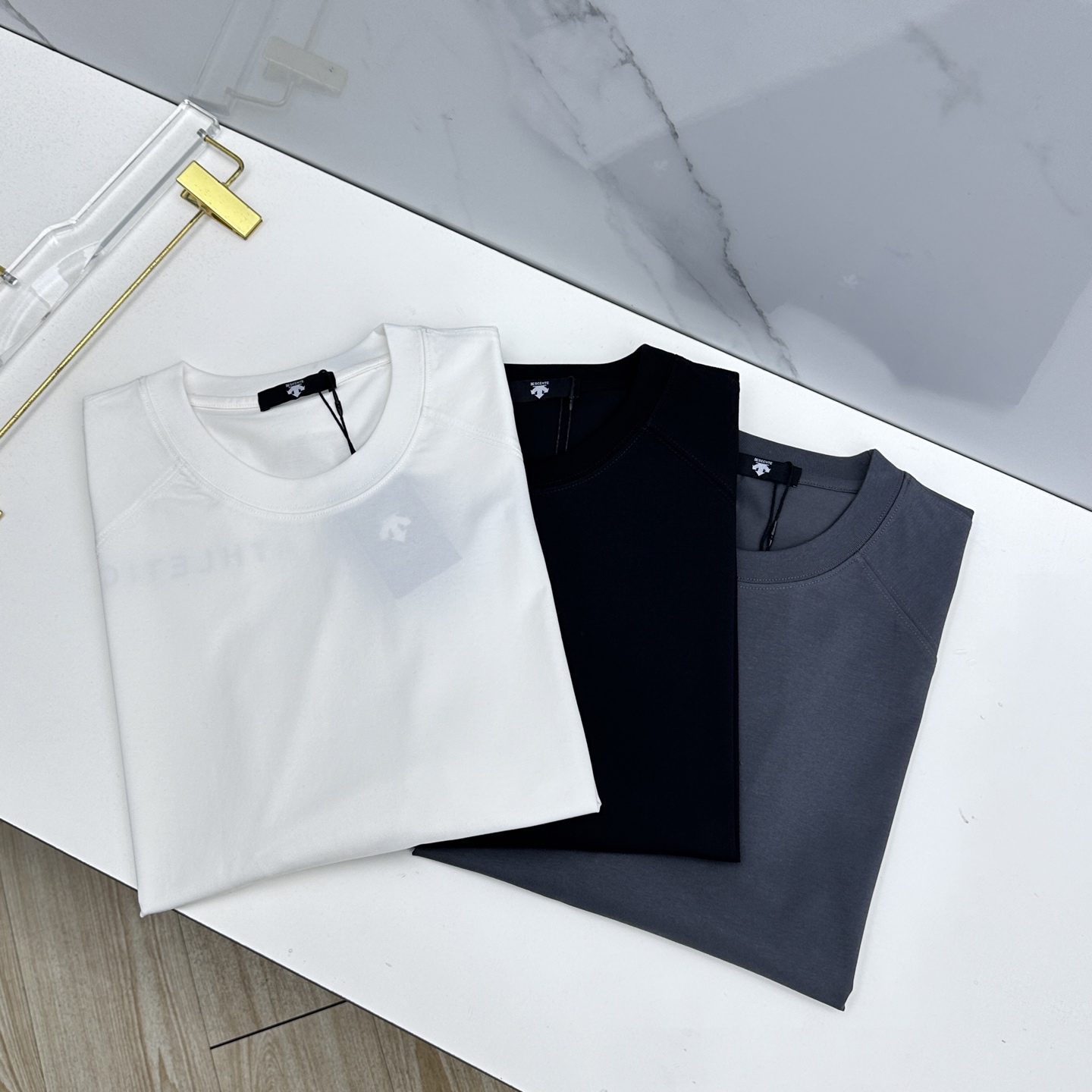 🆕DESCENTE迪桑特 新款首发专柜最新款短袖圆领T恤 高端订制 logo压胶工艺印花 高端长绒棉面料