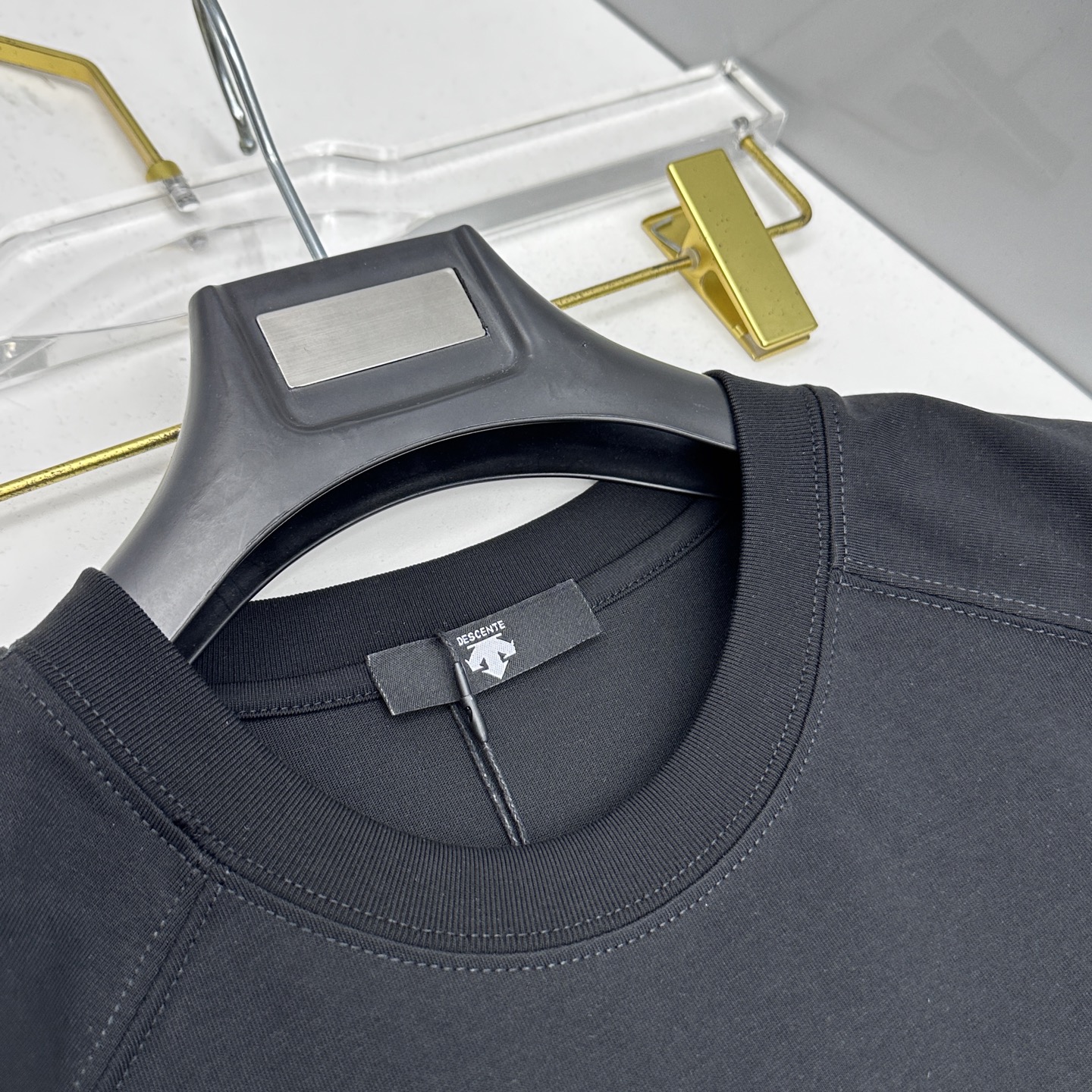 🆕DESCENTE迪桑特 新款首发专柜最新款短袖圆领T恤 高端订制 logo压胶工艺印花 高端长绒棉面料