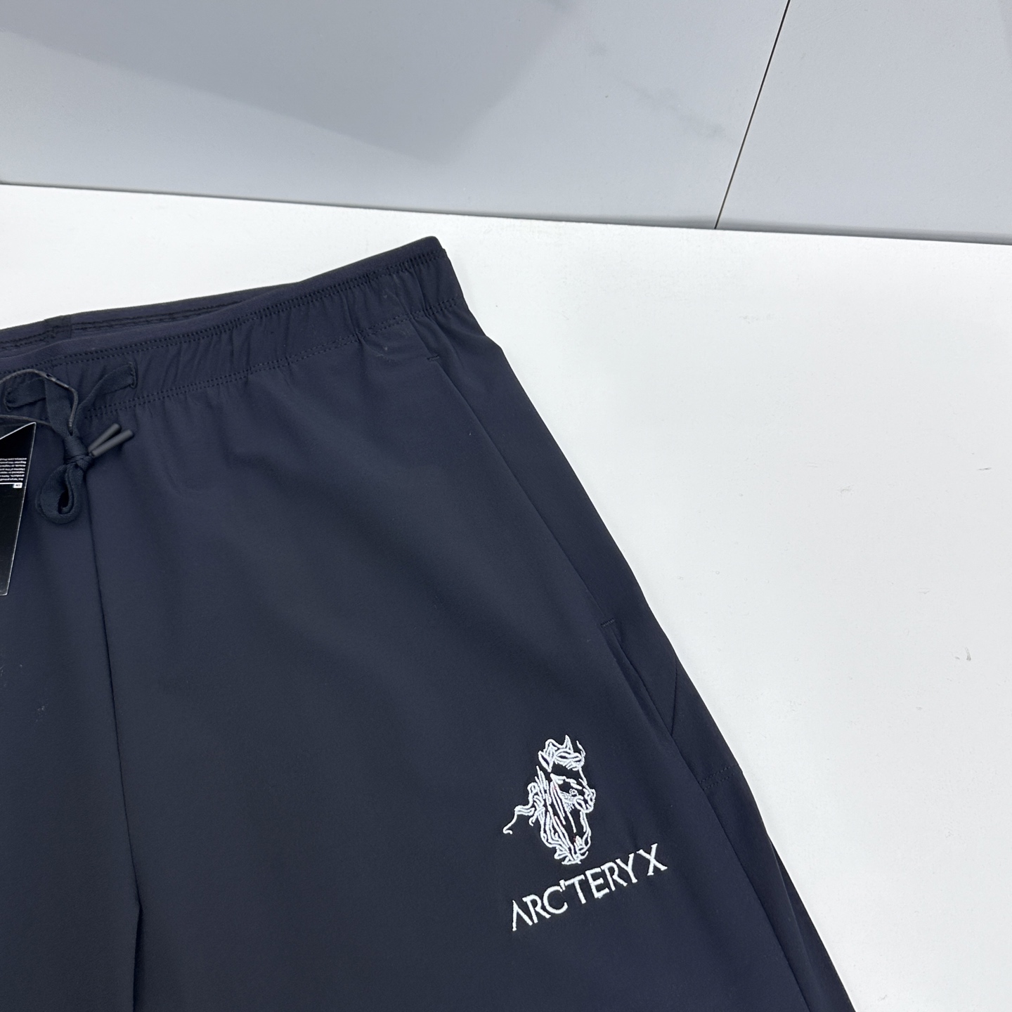 🆕ARCTERYX始祖鸟 春夏速干户外机能裤户外登山徒步休闲长裤 采用高密度登山布面料，非常结实具备良好