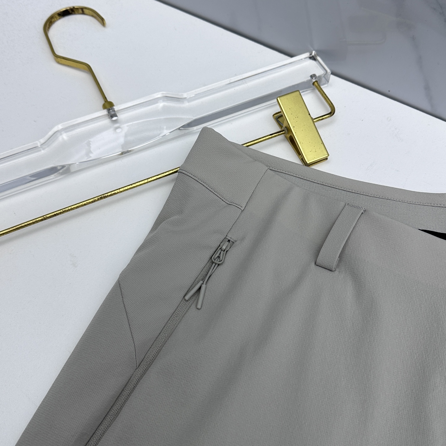 🆕DESCENTE迪桑特 春夏速干户外机能裤休闲长裤 采用高密度登山布面料，具有很好的延展性能 非常结实