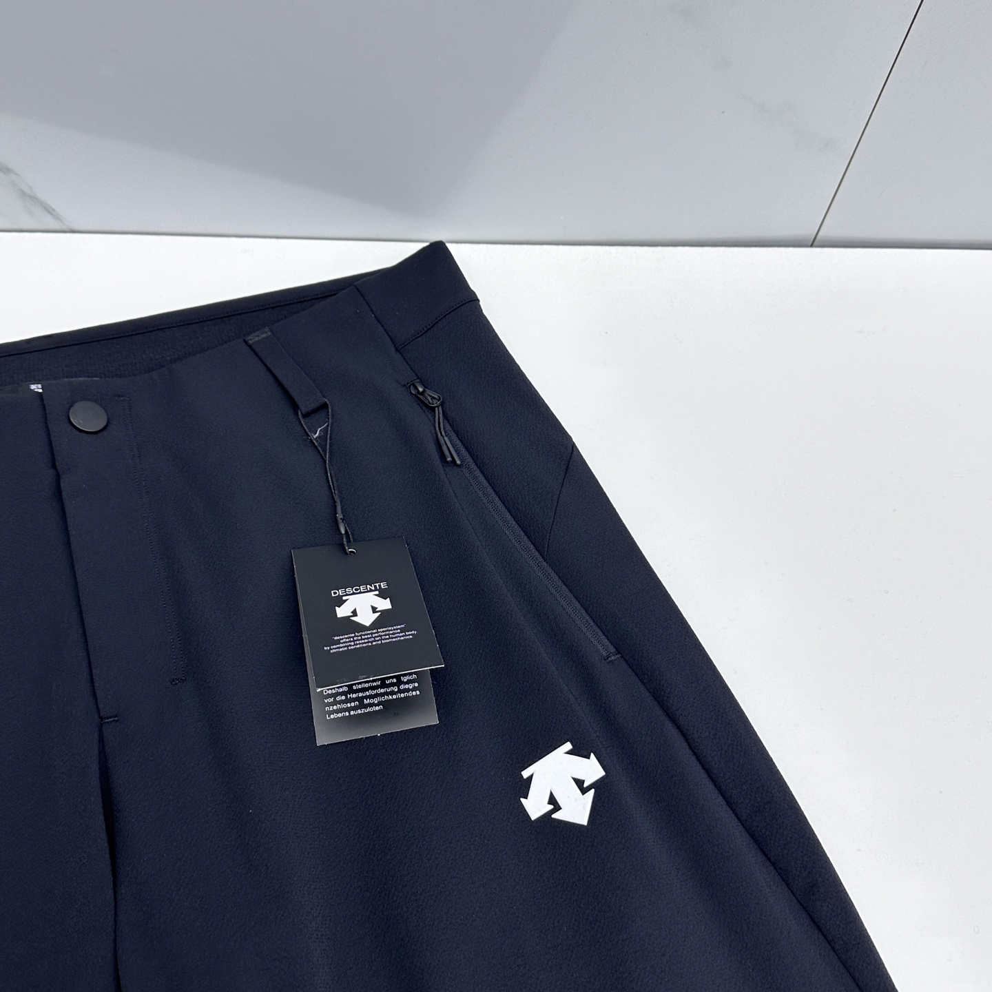 🆕DESCENTE迪桑特 春夏速干户外机能裤休闲长裤 采用高密度登山布面料，具有很好的延展性能 非常结实