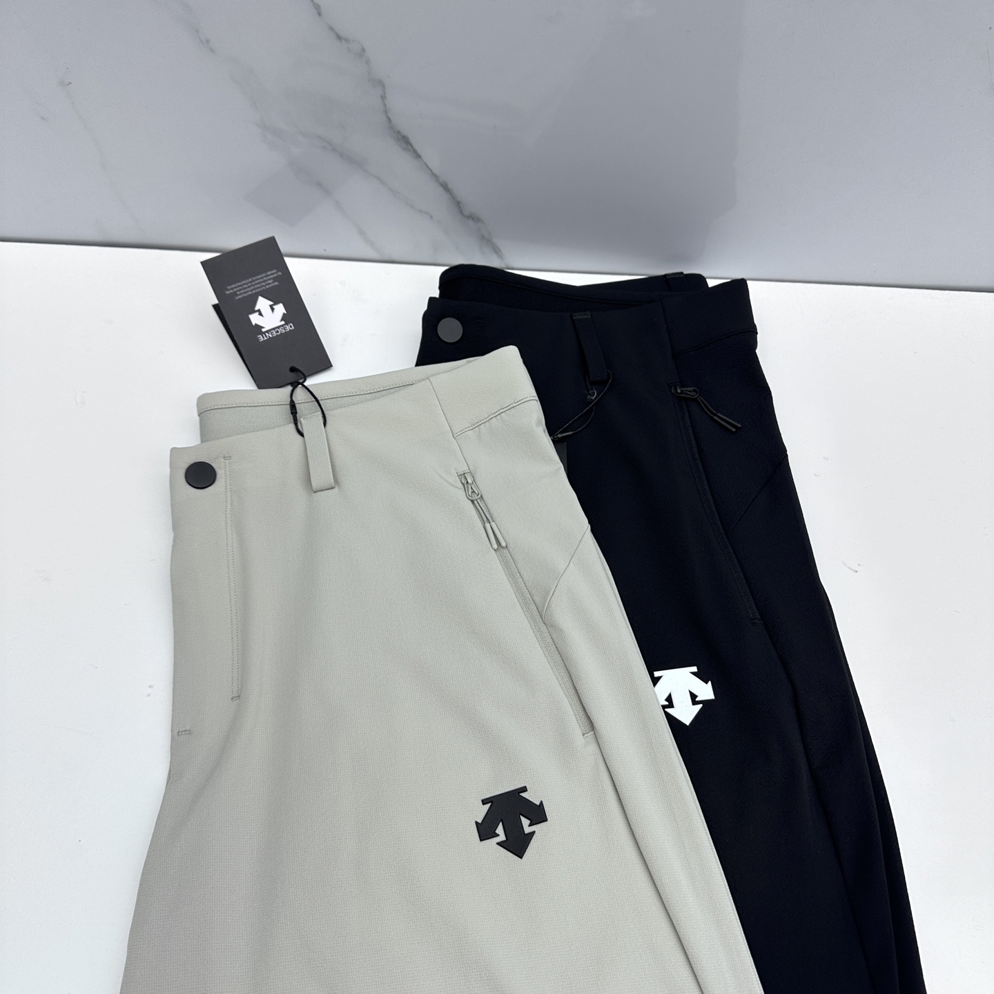 🆕DESCENTE迪桑特 春夏速干户外机能裤休闲长裤 采用高密度登山布面料，具有很好的延展性能 非常结实