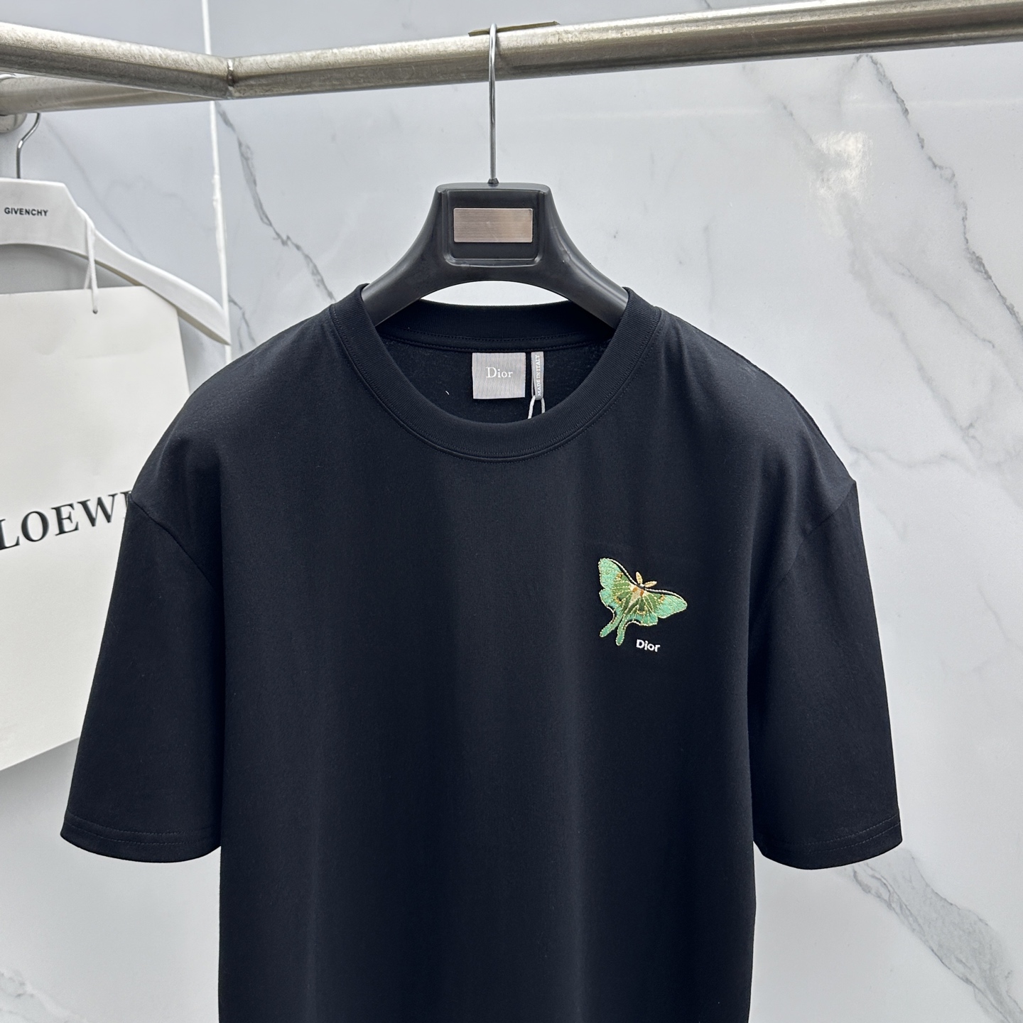 🆕Dior迪奥 新款首发专柜最新款短袖圆领T恤 高端订制 胸前品牌logo重工艺设计 高端长绒棉面料.手