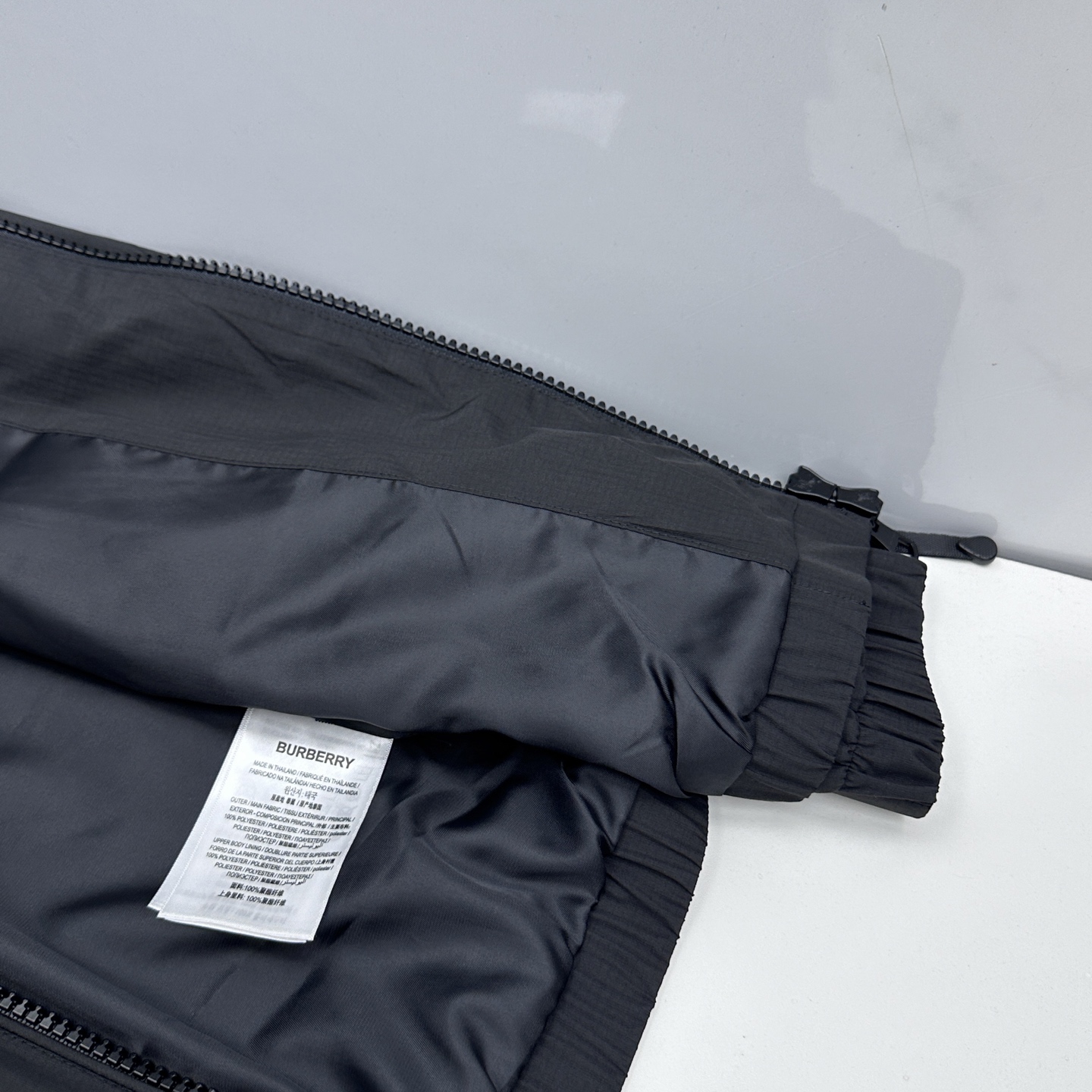 🆕Burberry巴宝莉 2026早春系列，最新时尚连帽夹克外套.处处细节显工艺足够的高级 结构性剪裁的