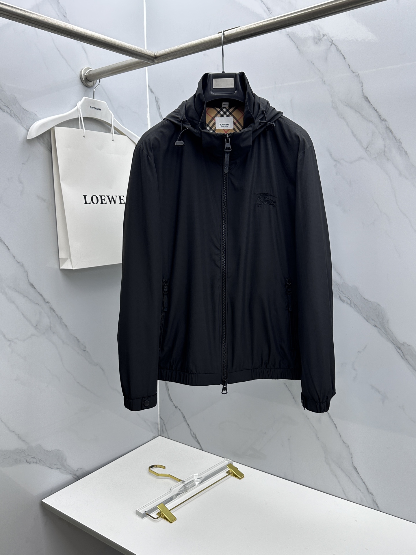 🆕Burberry巴宝莉 2026早春系列，最新时尚连帽夹克外套.处处细节显工艺足够的高级 结构性剪裁的