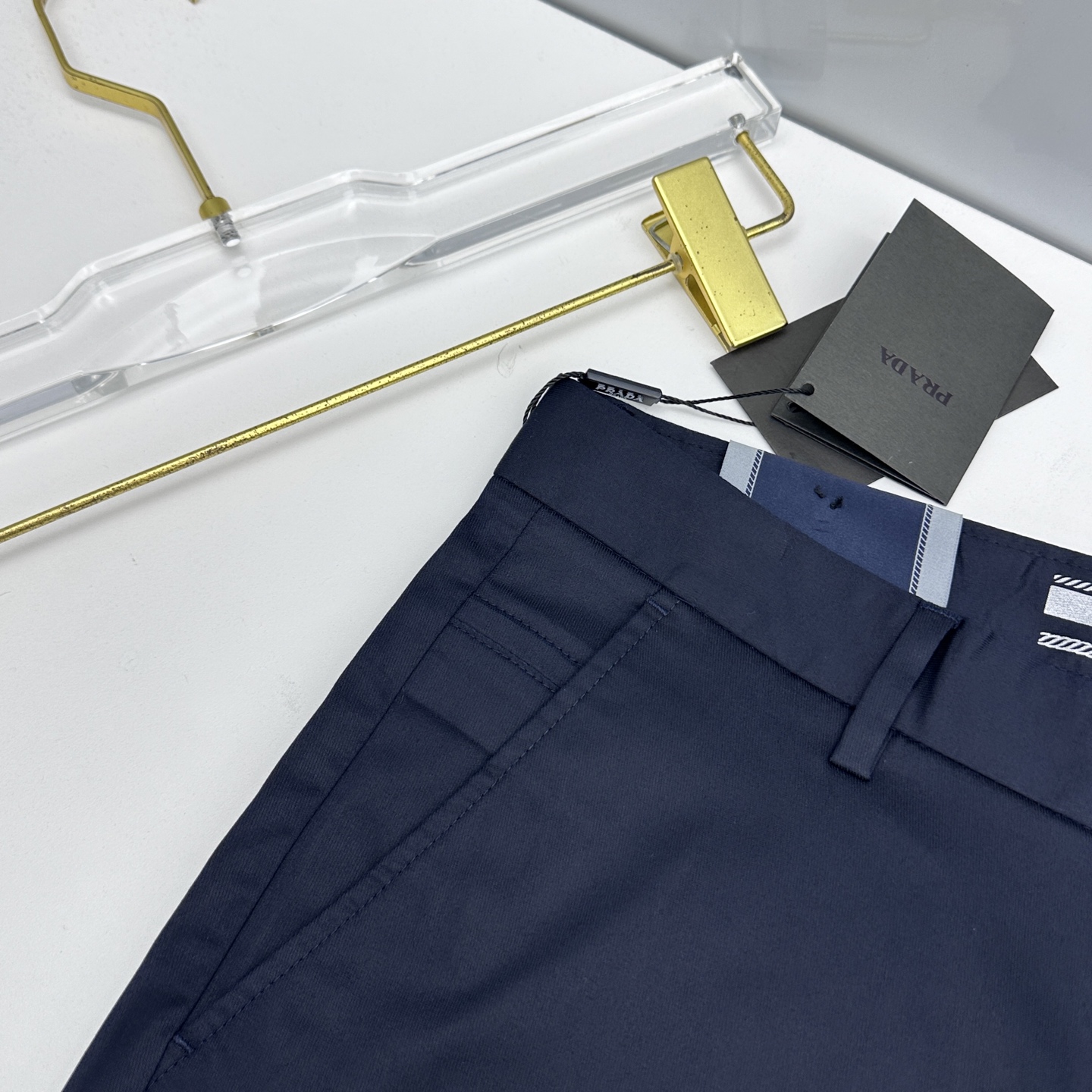 🆕Prada普拉达 26ss春夏新品休闲裤西裤，官网同步发售，裤身工艺设计，客供辅料、面料定制，柔软丝滑