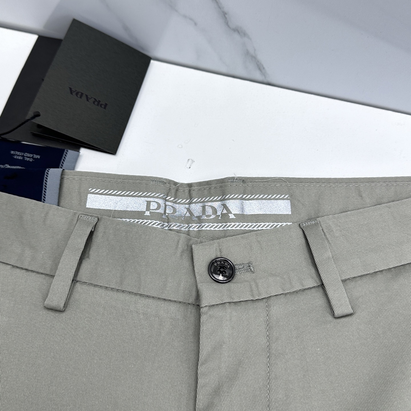 🆕Prada普拉达 26ss春夏新品休闲裤西裤，官网同步发售，裤身工艺设计，客供辅料、面料定制，柔软丝滑