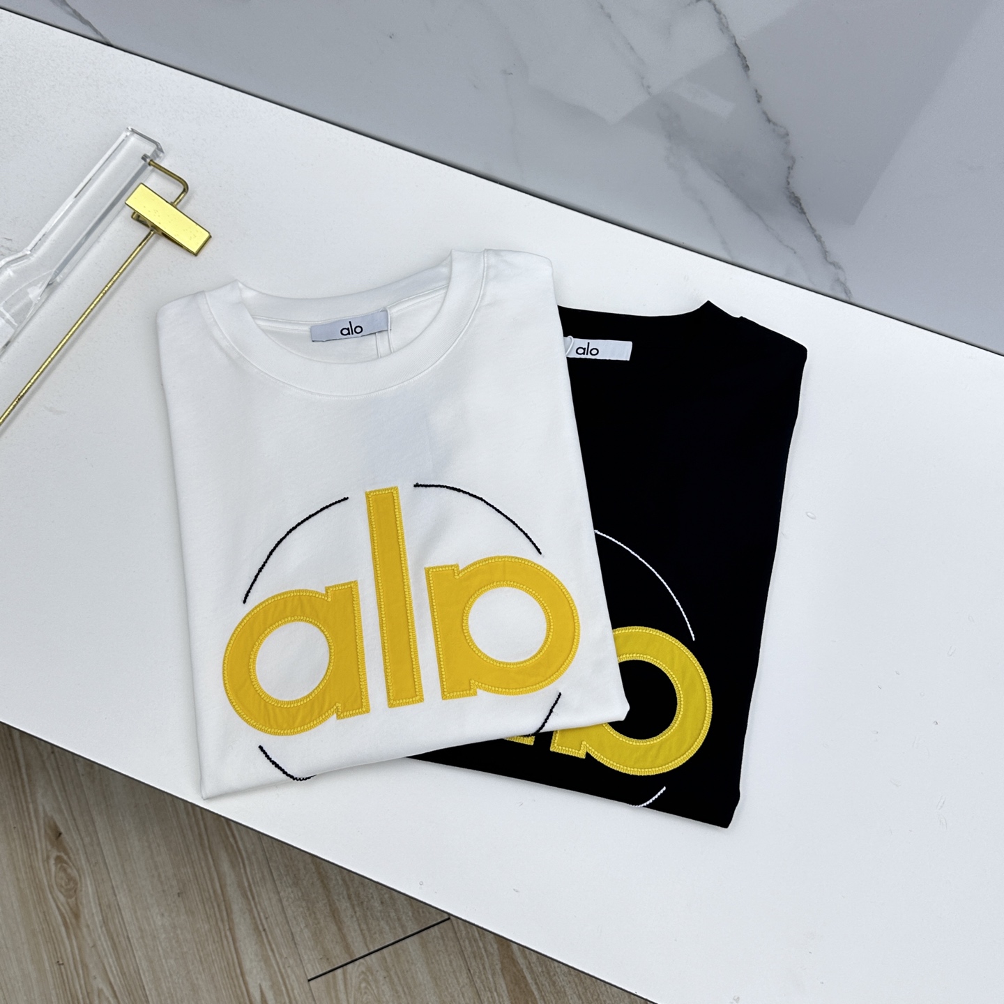 NO:849474,ALO 2026 spring and summer new short-sleeved T-shirt of the same style as the official website. Double yarn pure cotton fabric. Diversified matching is the innovative trend at the forefront of fashion. The collision of retro and modern elements. Extreme violent aesthetics. Fashion matching. Complete three standards. dx size S-XXL, T-shirt, tees, t-shirt,19860909ALO 2026春夏新款短袖 官网同款T恤 双纱纯棉面料 多元化搭配 是眼下时尚前沿的创新趋势 复古与现代化元素的碰撞 极端的暴力美学.时尚搭配 三标齐全 dx 尺码S-XXL,,T-shirt,tees，t-shirt,,Men's clothing