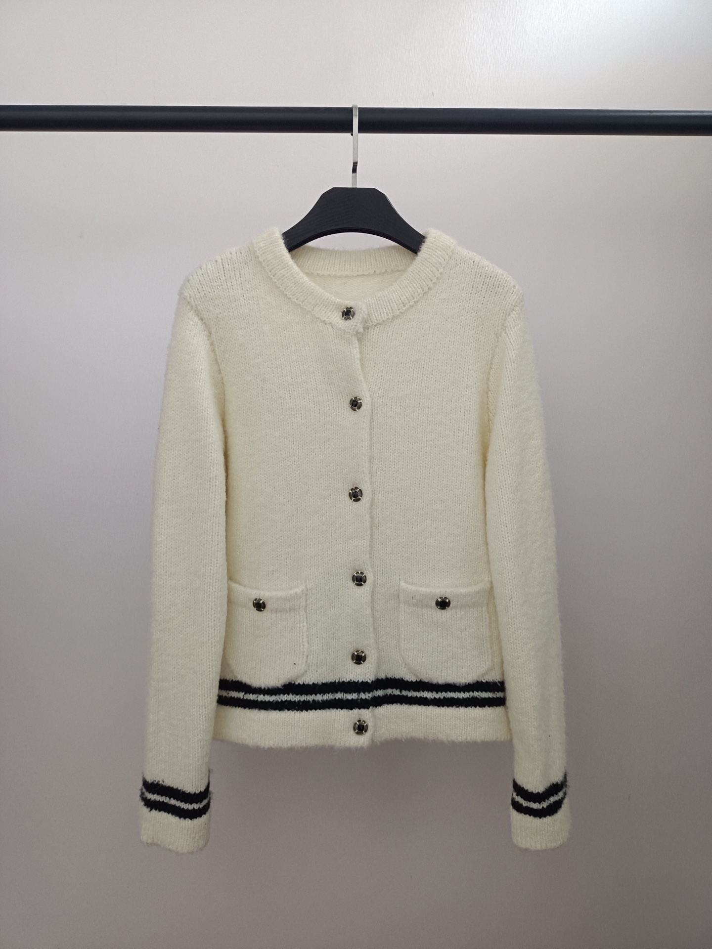 NO:610003,Actual pictures Chane*25 autumn and winter hot style ski series wool loop yarn knitted cardigan,,chanel,alexander wang19860909实拍图 Chane*25秋冬爆款 滑雪系列羊毛圈圈纱针织开衫,,chanel,alexander wang,Women's clothing