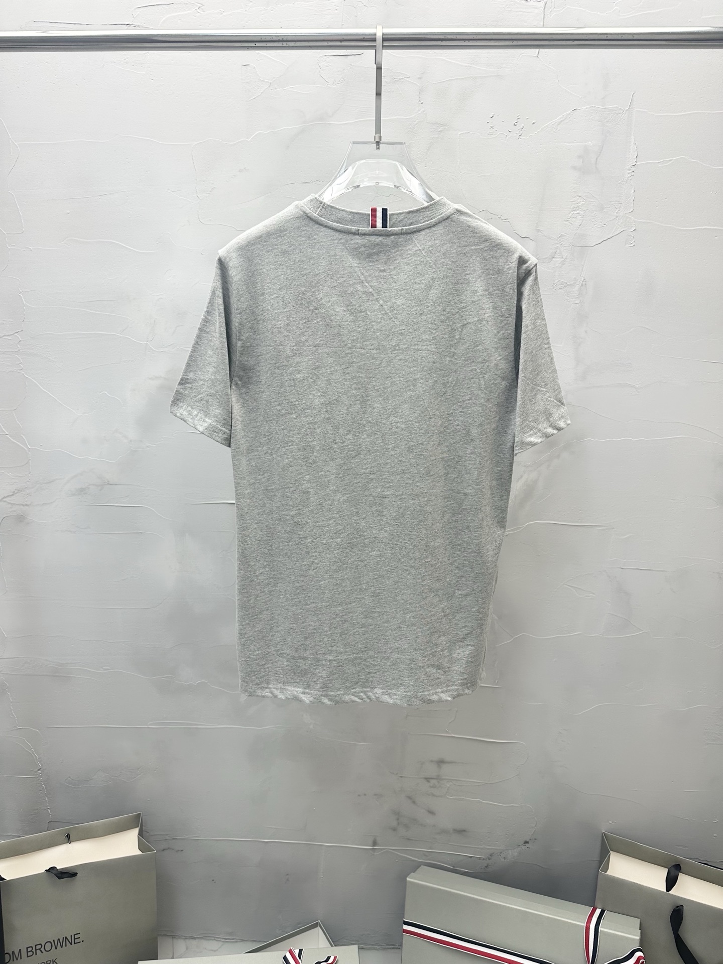 톰브라운 테니스라켓 퍼피 크루넥 남성 반팔 티셔츠 상세 이미지 9