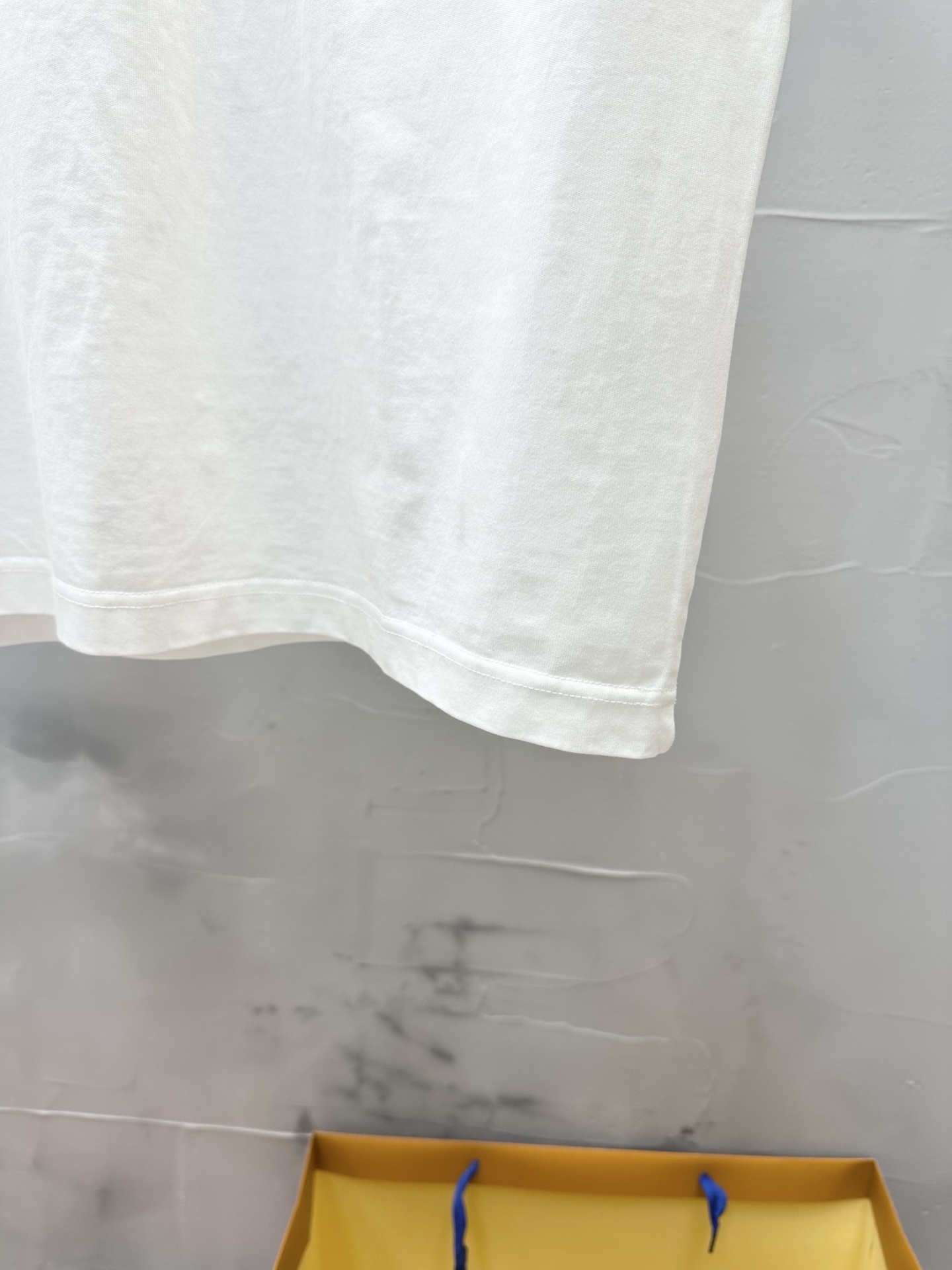 몽클레어 맥주이삭 자수 코튼 반팔 티셔츠 상세 이미지 6