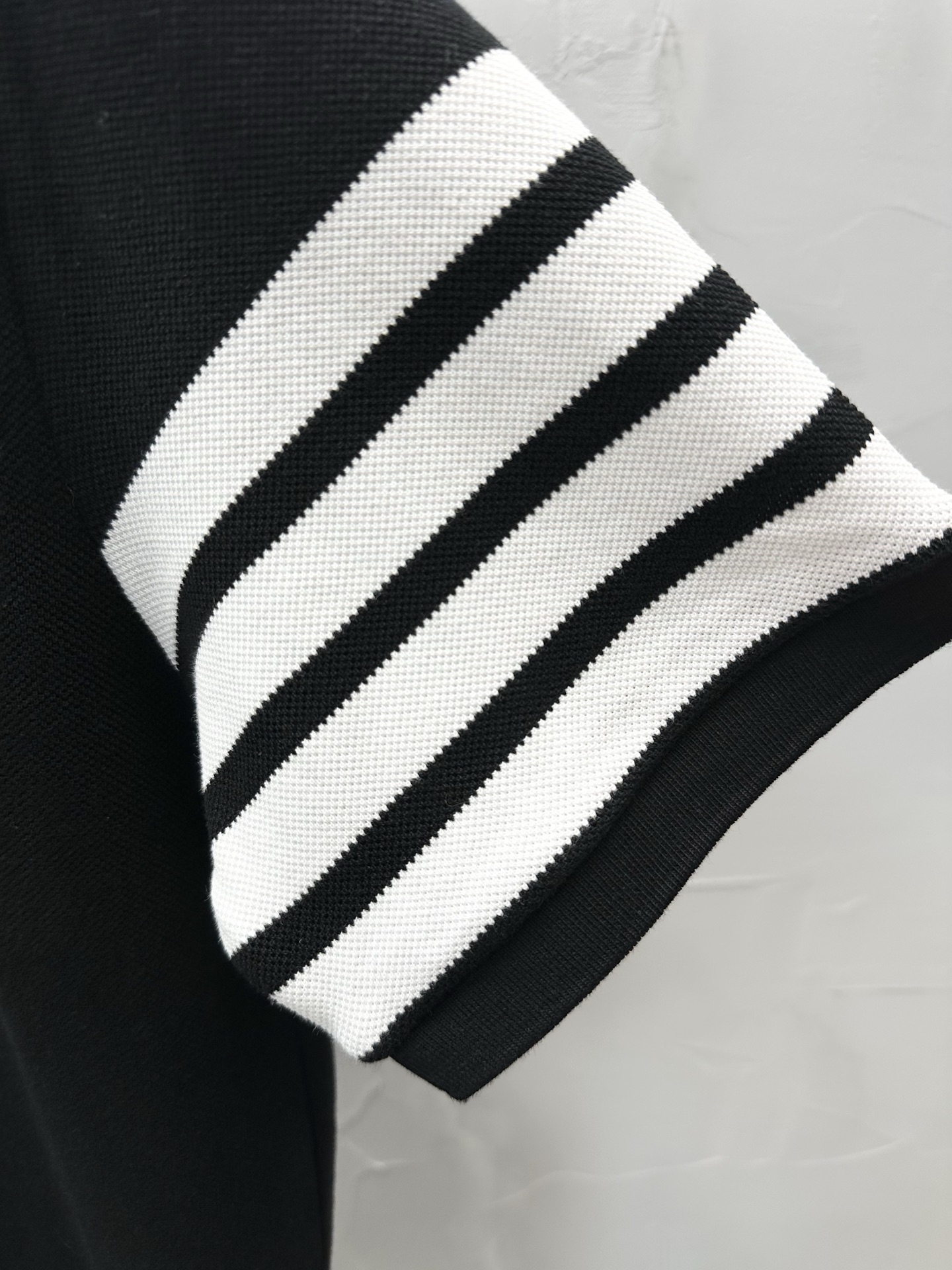 톰브라운 남성 반팔 130419 Thom Browne T Shirt 썸네일 이미지