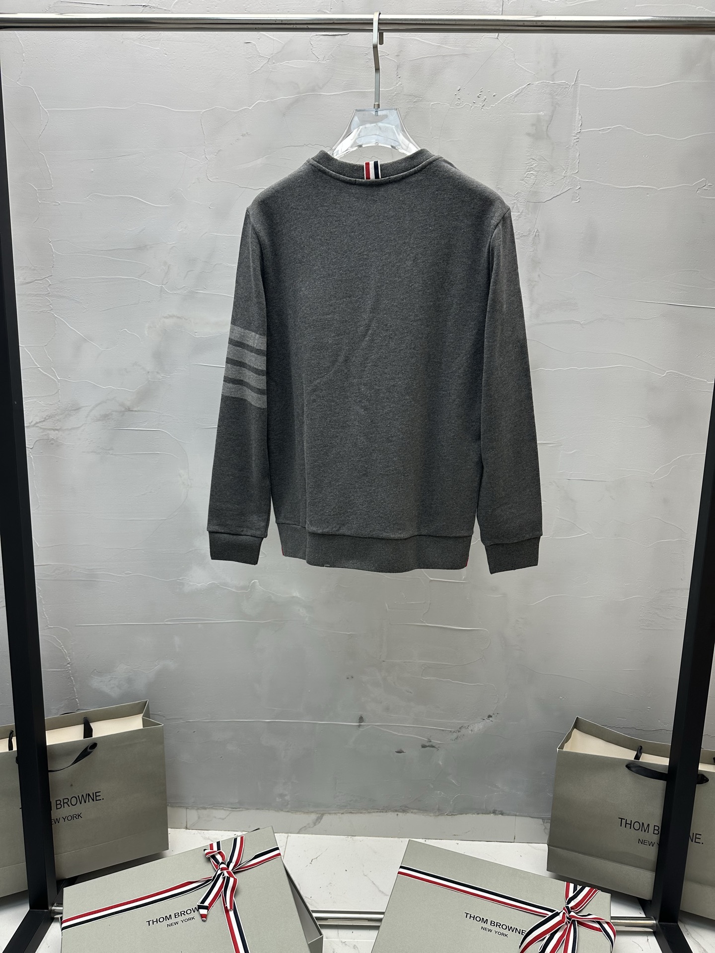 톰브라운 남성 긴팔 130422 Thom Browne Long Sleeve 썸네일 이미지
