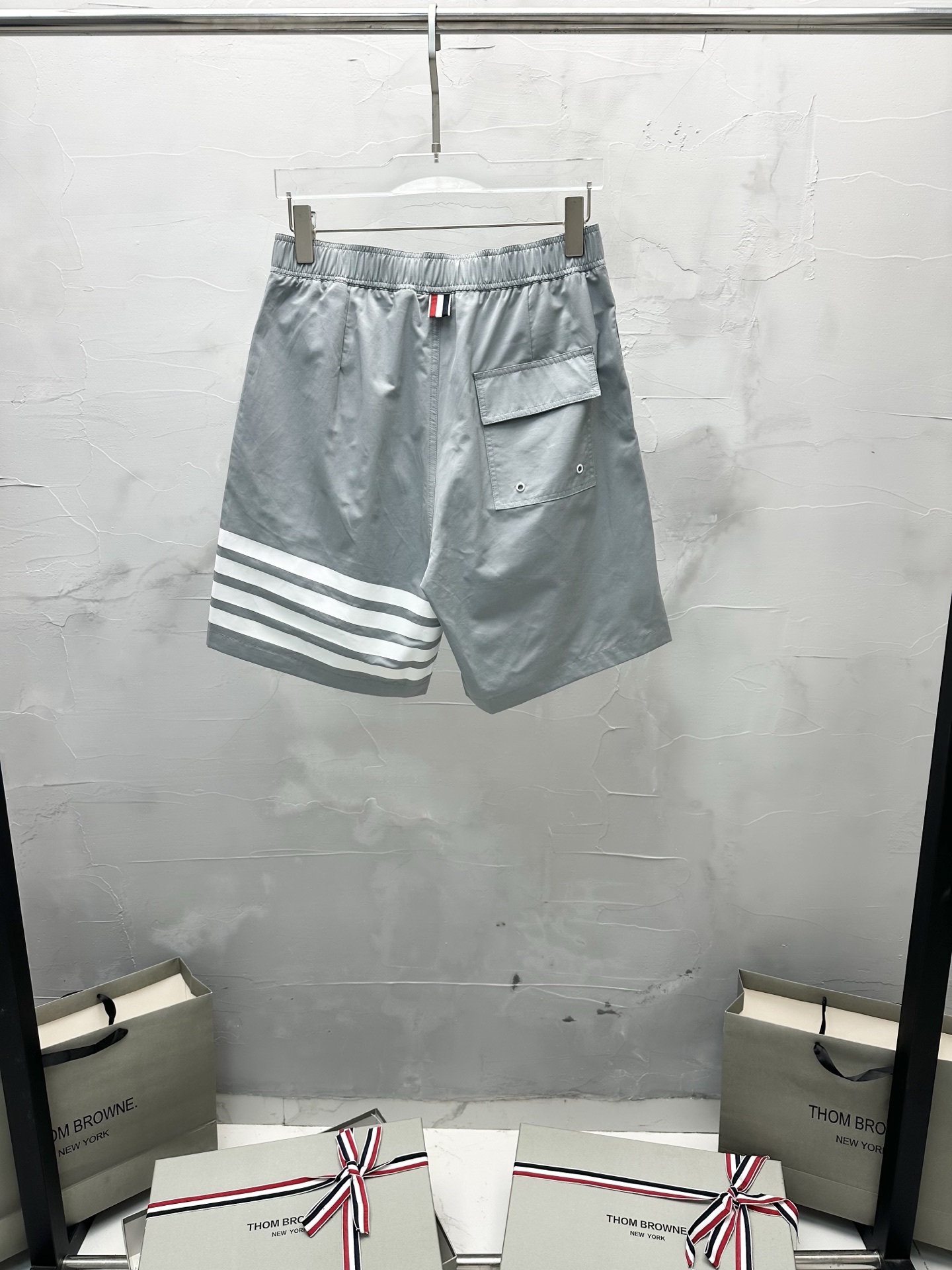 톰브라운 남성 반바지 130416 Thom Browne Shorts 썸네일 이미지