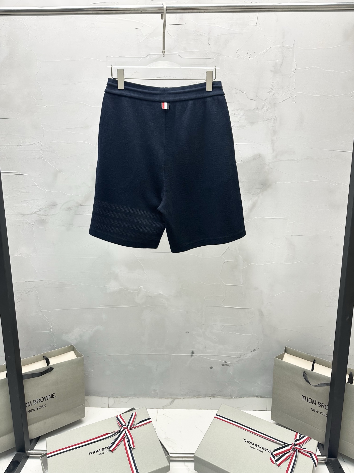 톰브라운 남성 반바지 130310 Thom Browne Shorts 썸네일 이미지