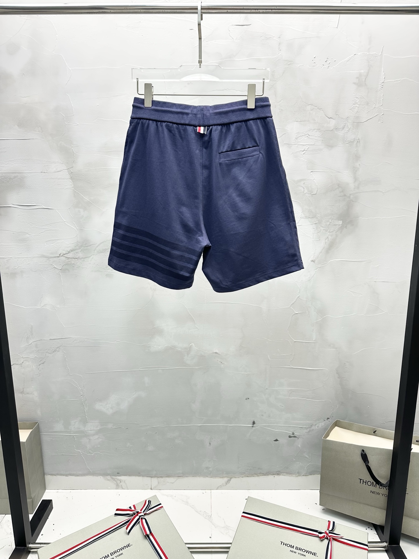 톰브라운 남성 반바지 130385 Thom Browne Shorts 썸네일 이미지