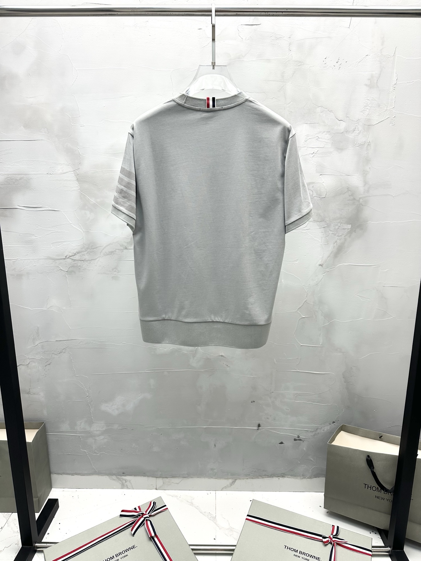 톰브라운 남성 반팔 130388 Thom Browne T Shirt 썸네일 이미지