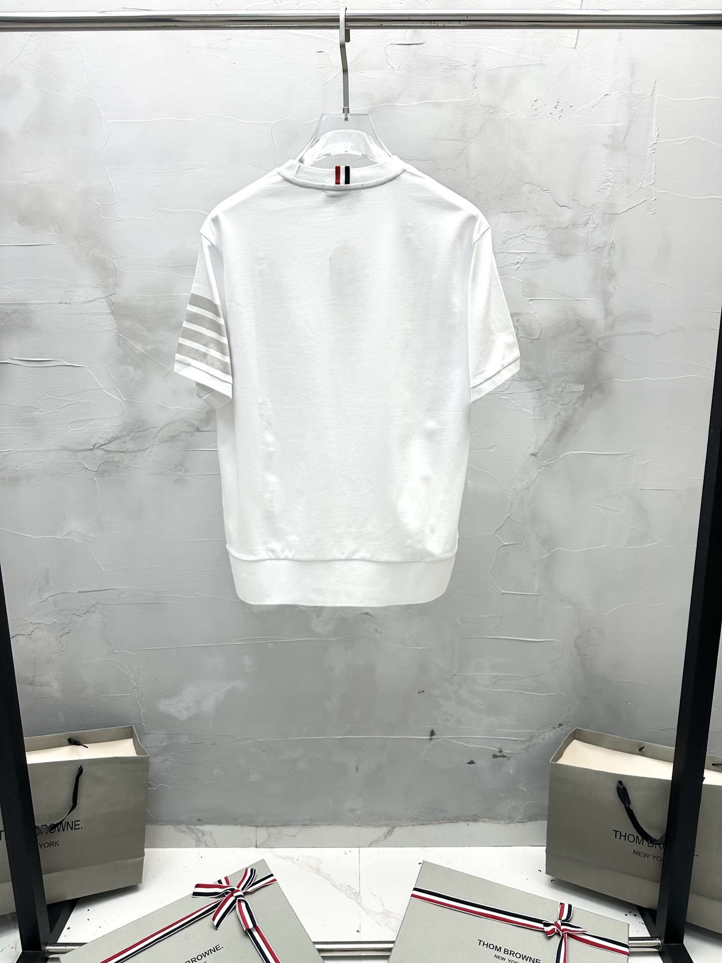 톰브라운 남성 반팔 130387 Thom Browne T Shirt 썸네일 이미지