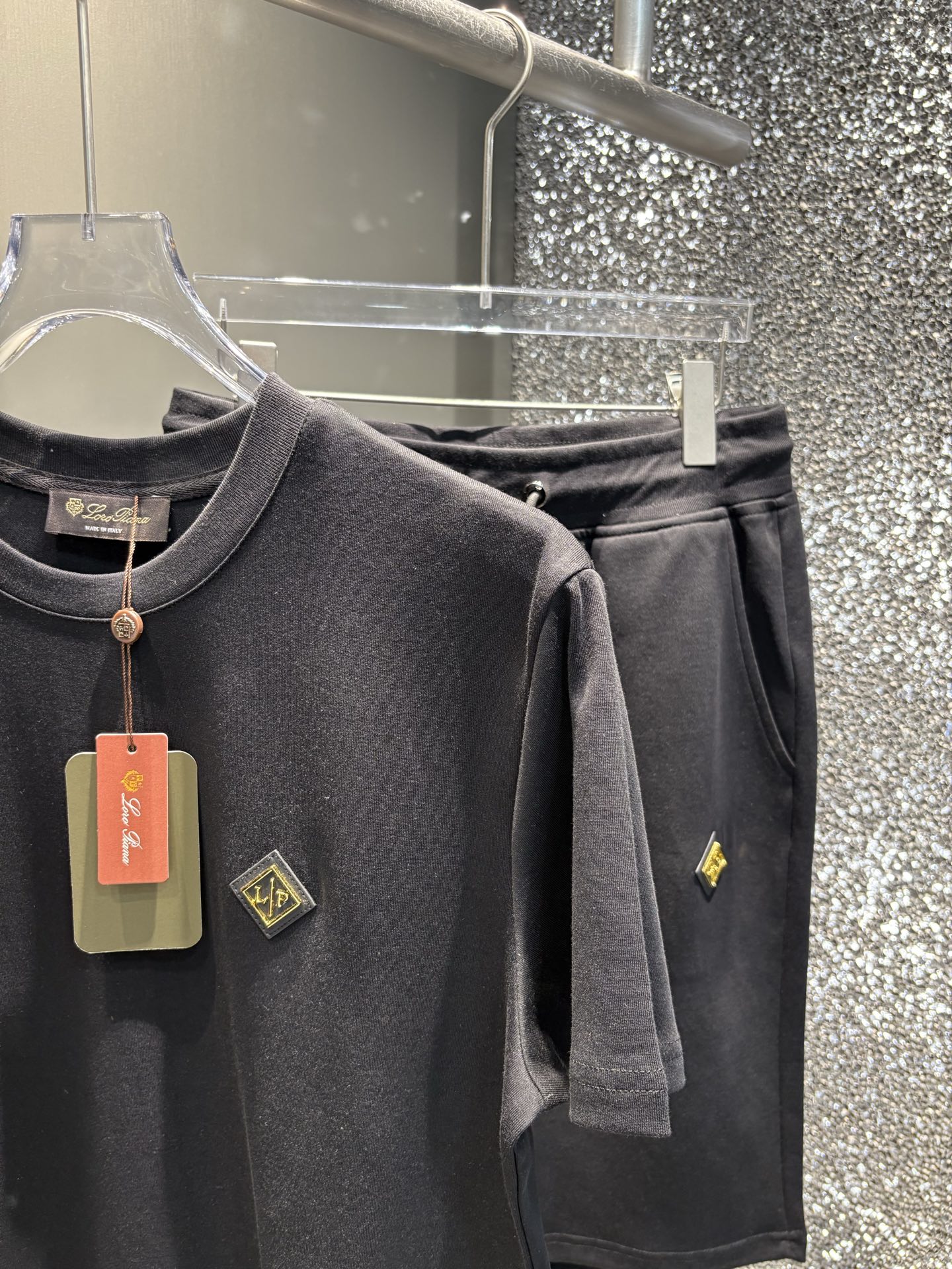 早春/套 loro Piana 🔥春夏官网独家专供 高端独家定制款 早春新款专柜同款休闲短袖短裤套装，透