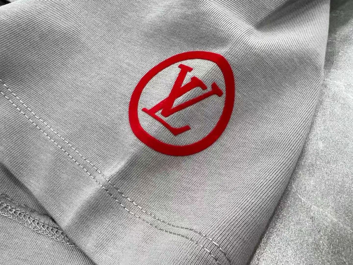 Louis Vuitton Gray Crew Neck T-Shirt with Red Logo, Stylish and Comfortable 8 a1745217204749 4365