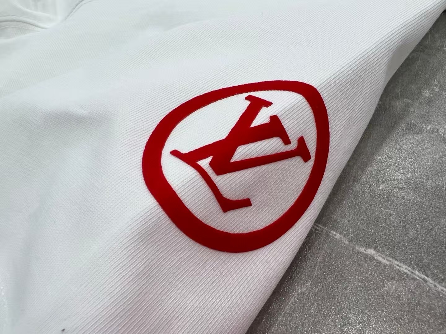 Louis Vuitton Crew Neck T-Shirt - Classic Style, Comfortable Fit (Sizes S-XL) 3 a1745217286115 0827
