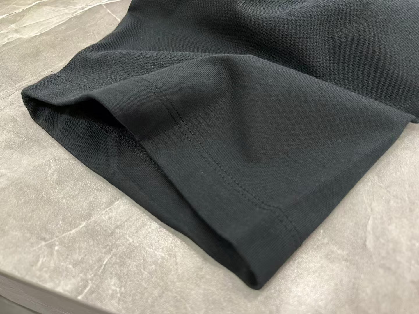 Louis Vuitton Men's Crew Neck T-Shirt with Embroidered Logo, Sizes S-XL 6 a1745217402643 1854