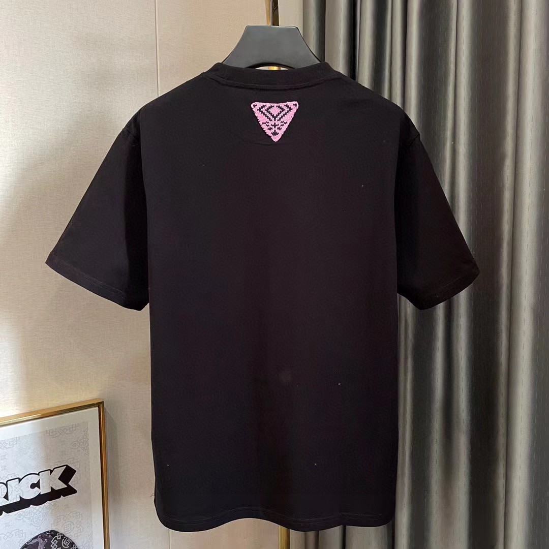 Prada Crew Neck T-Shirt with Iconic Triangle Logo - S.M.L.XL Sizes 3 a1745392559572 2636