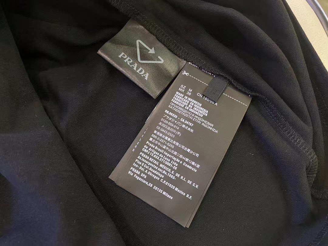 Prada Crew Neck T-Shirt with Iconic Triangle Logo - S.M.L.XL Sizes 7 a1745392560619 0048
