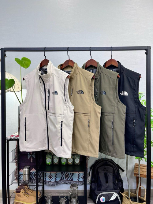 The North Face Vest Four Color Loose Fit High-Quality Multi-Pocket Vest 1 The North Face Vest Four Color Loose Fit High-Quality Multi-Pocket Vest