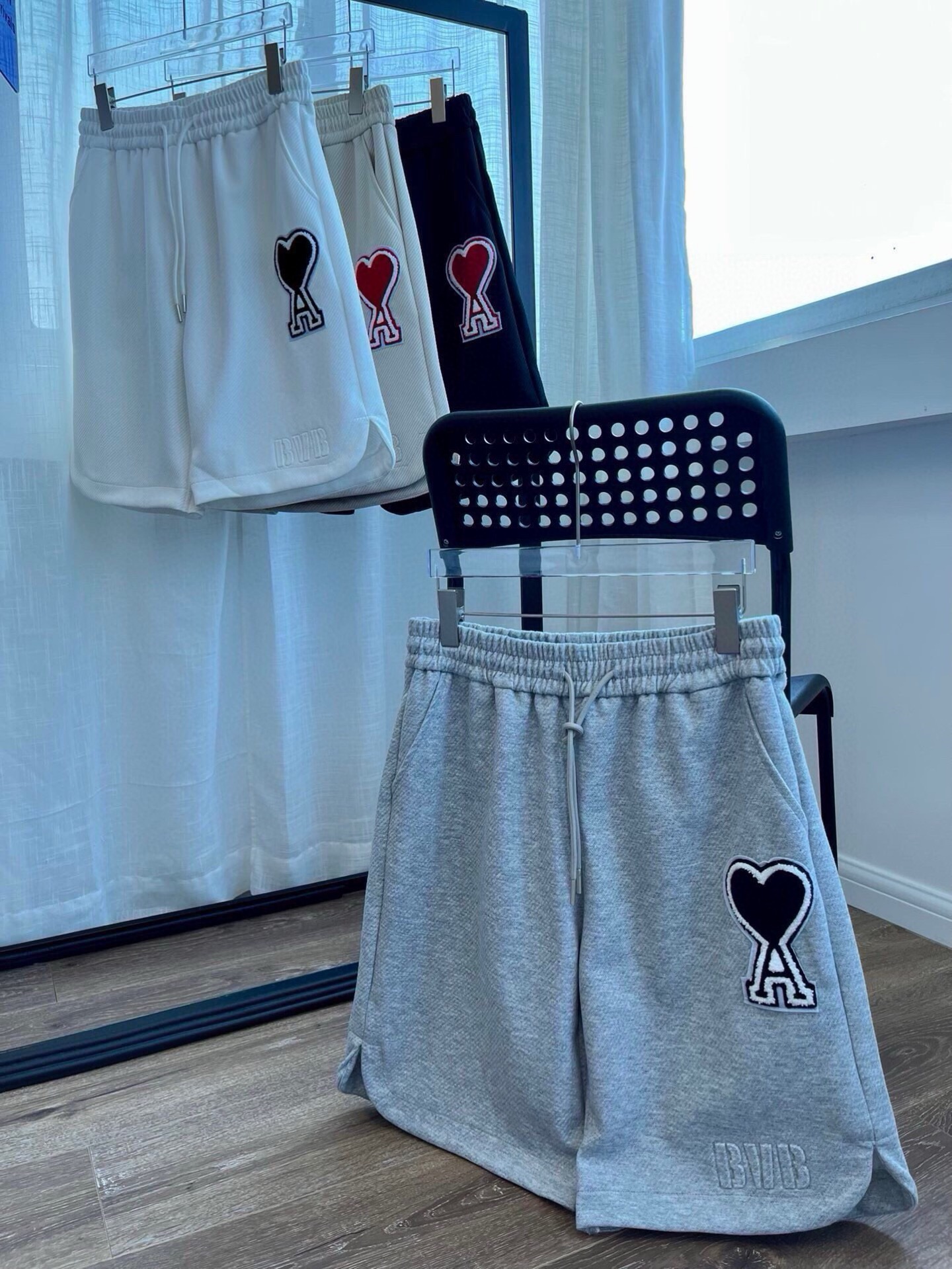 Ami Shorts con Bordado de Corazón, Cintura Elástica, Unisex y Cómodos 6 i1746402712256 9045 0 4