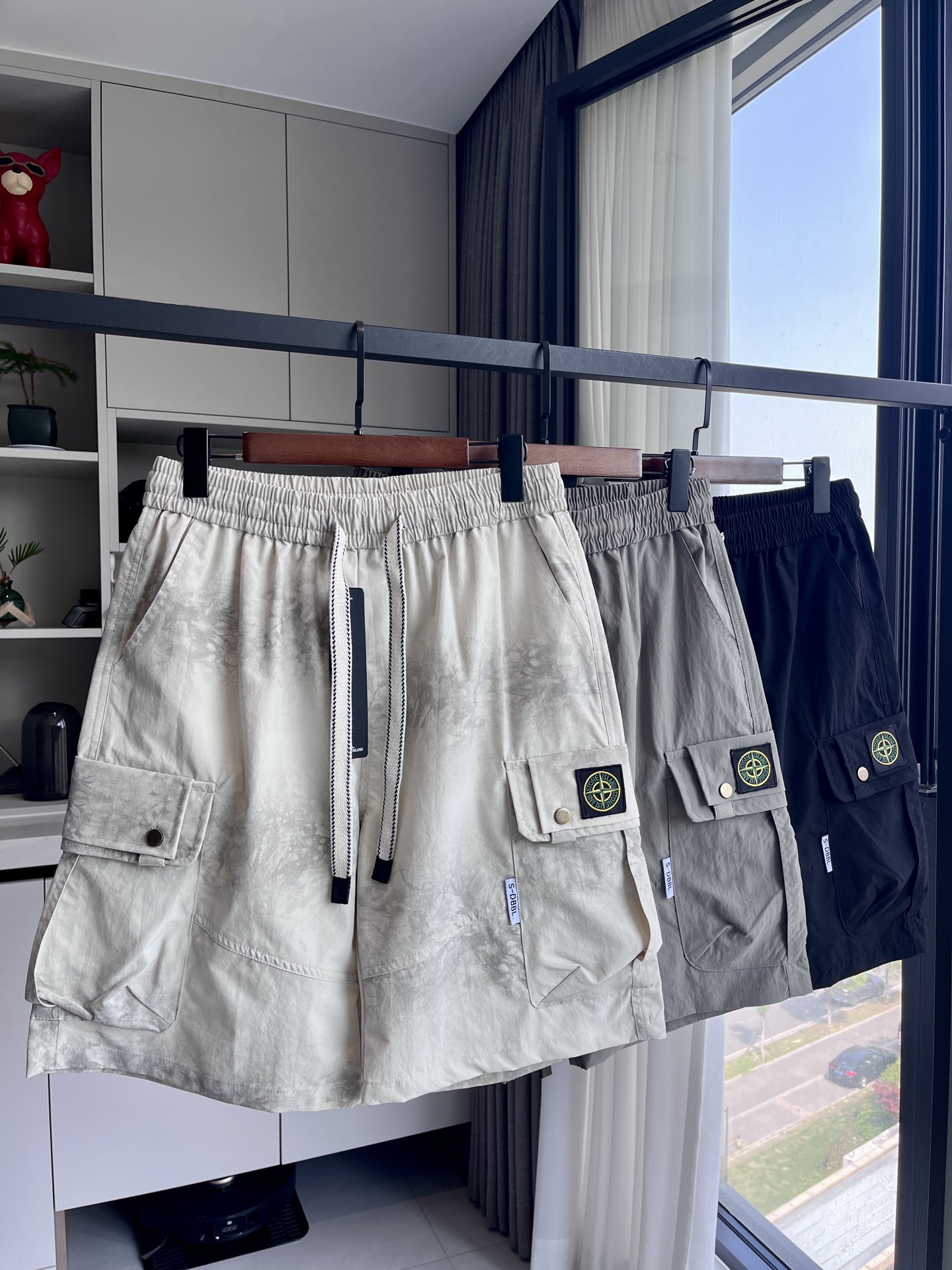 Stone Island Pantalones Cortos Deportivos con Bolsillos y Logo Bordado 7 i1746632065428 5217 0 1