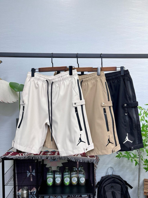 Air Jordan Summer Men's Activewear Shorts with Zipper and Classic Logo 1 Air Jordan Summer Men’s Activewear Shorts with Zipper and Classic Logo