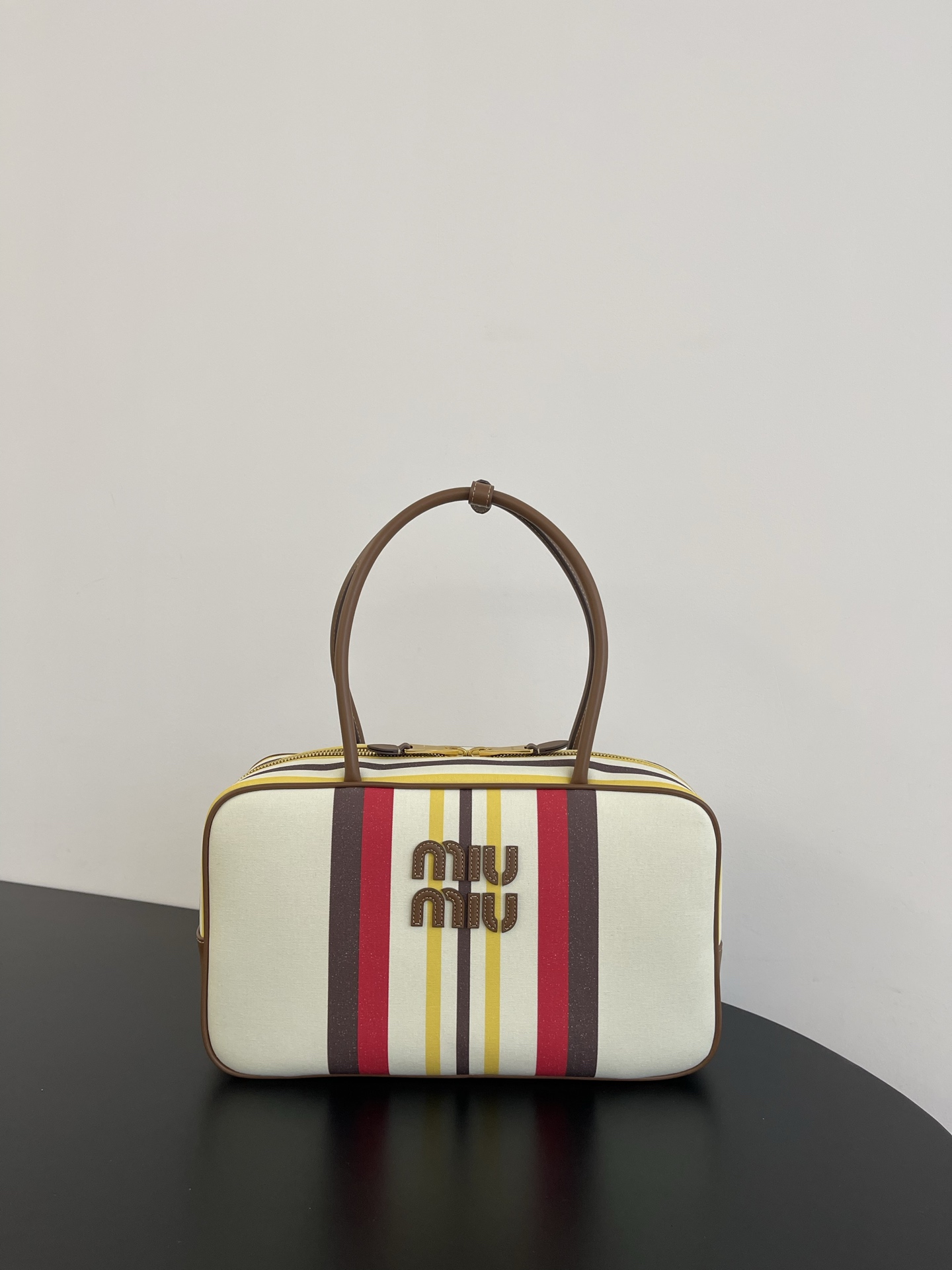 P780 The latest colorful striped canvas briefcase is here! Vintage hardware with calfskin, super stylish, long handle d…