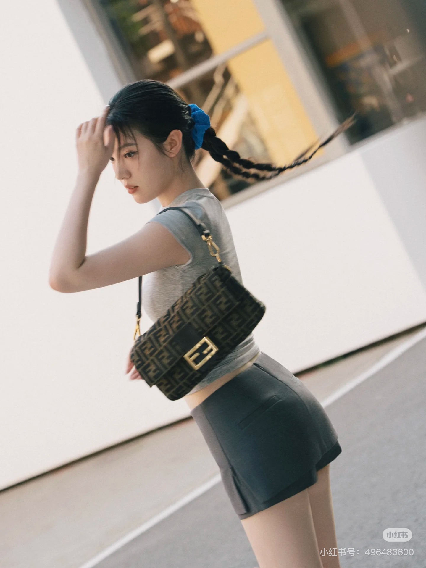 NO:719925,It can be carried by hand or cross-body. Just carry it with you and you will feel high-end. Fendi FENDI, fendi, fendi19860909可手提可斜挎 随手一拎就是高级感拉满,芬迪FENDI,fendi,fendi,Bag