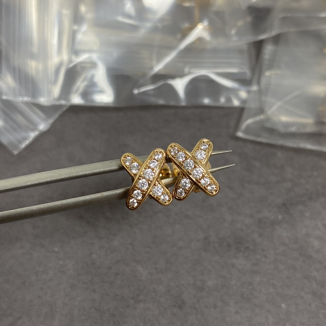 Серьги гвоздики