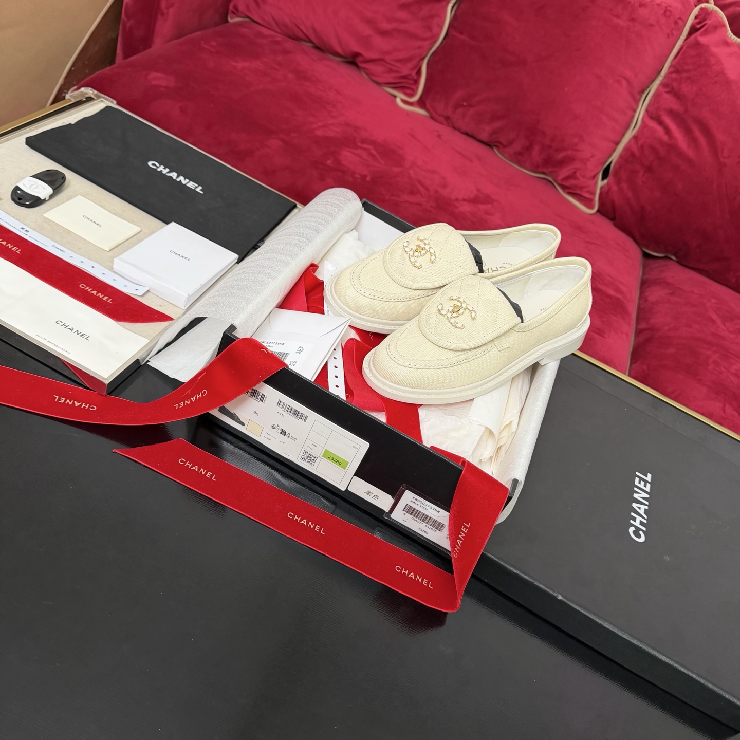 CHANEL 뮬 슈즈 로퍼｜빈티지하고 고급스러운 로퍼｜더블 C 메탈 버클 + 오일 왁스 카프스킨