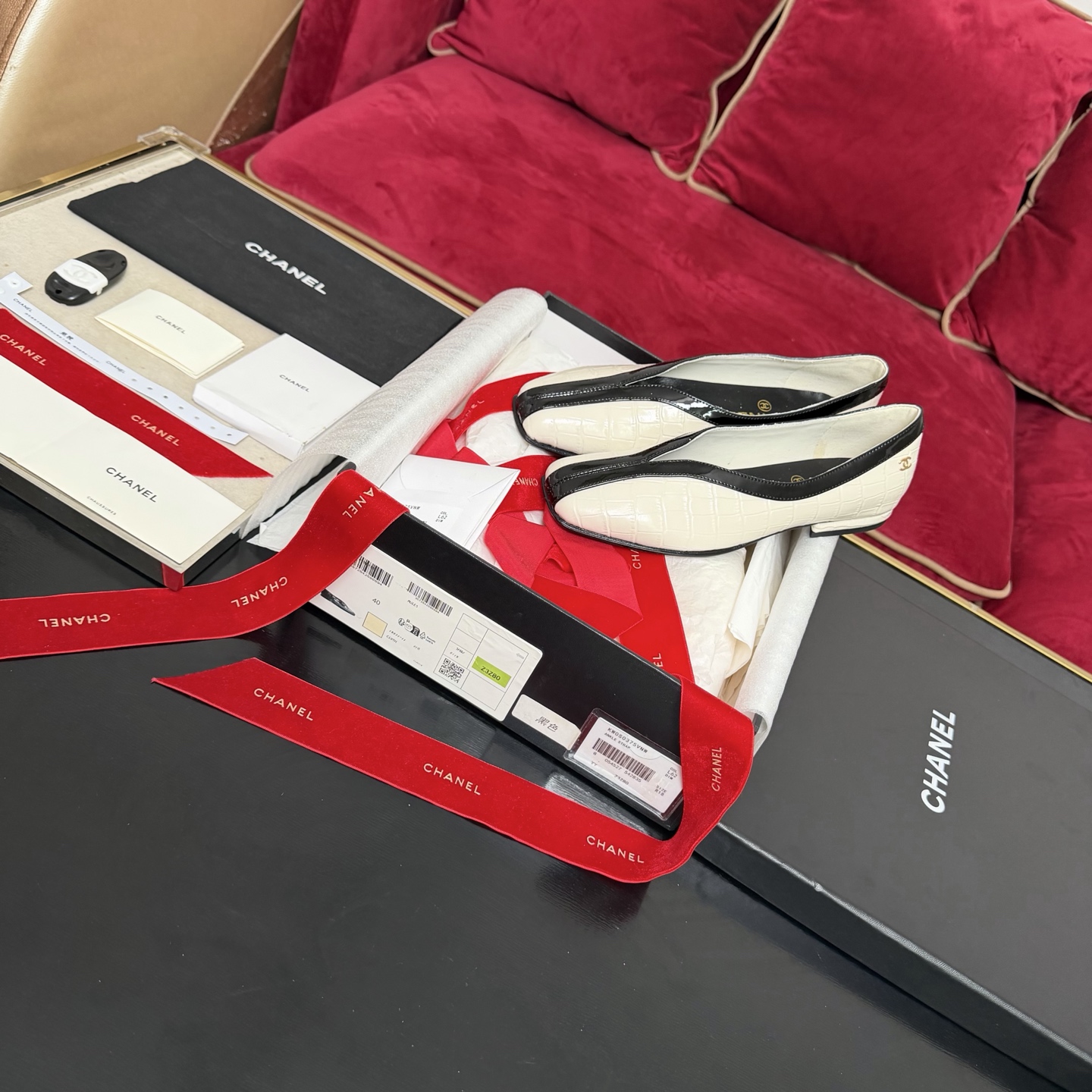 CHANEL Mary Jane туфли на каблуке подиумная модель подкладка из овечьей кожи подошва из натуральной итальянской кожи подчёркивает белизну кожи и элегантность