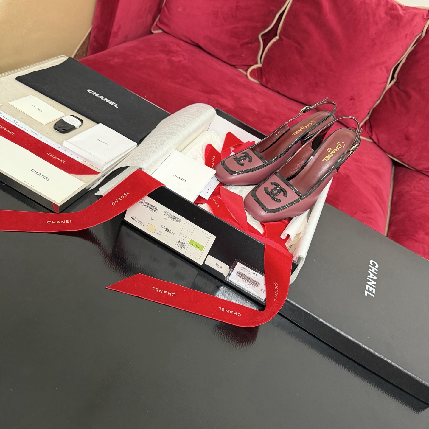 CHANEL Mary Jane туфли на каблуке подиумная модель подкладка из овечьей кожи подошва из натуральной итальянской кожи подчёркивает белизну кожи и элегантность