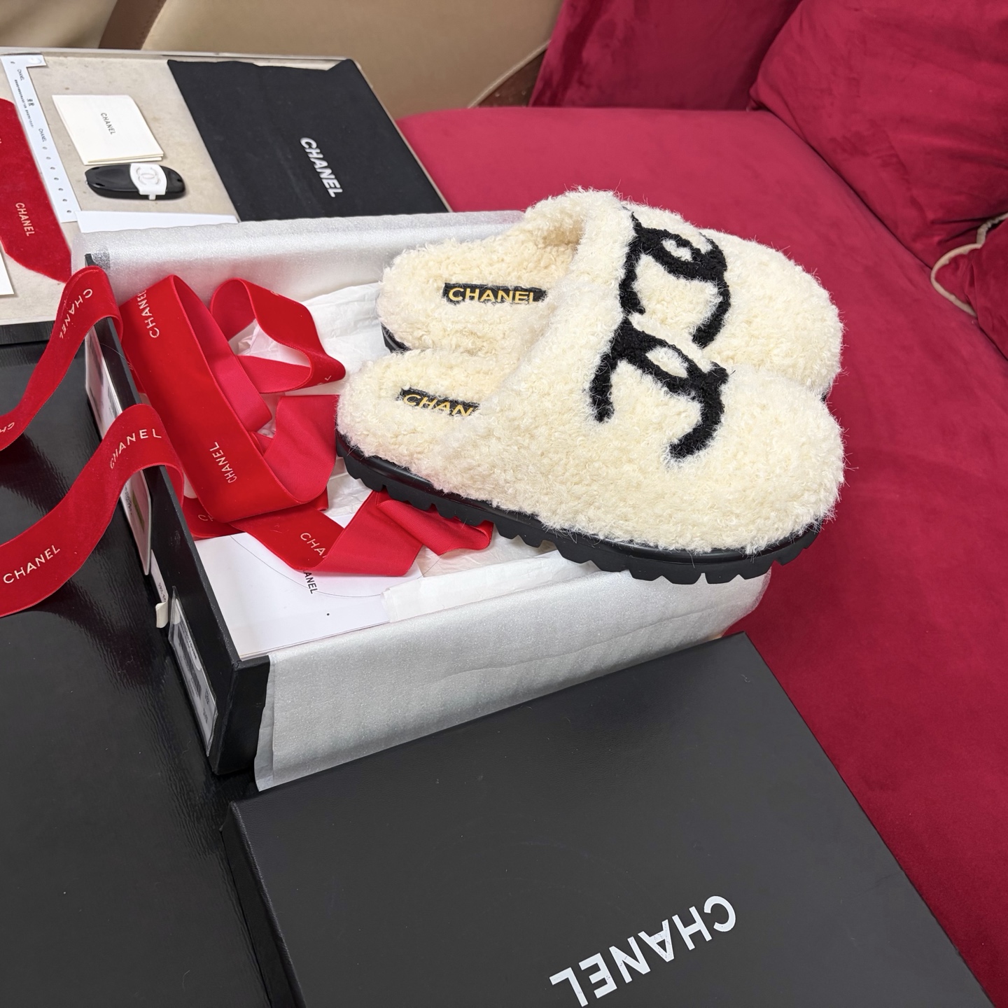 CHANEL 울 뮬 양털 퀼팅 패턴 울 롤 안감 고무 미끄럼 방지 밑창 매장 포장