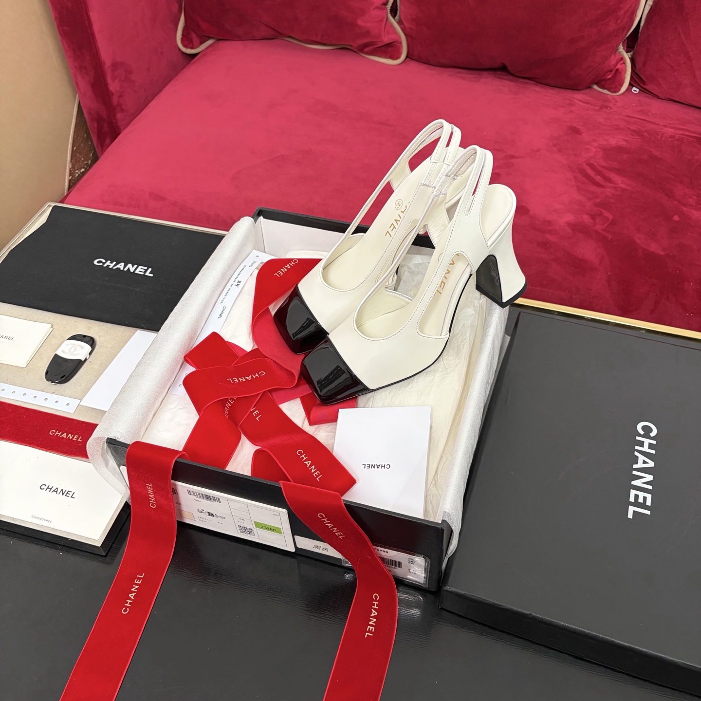 Chanel 后空系带 粗跟 黑白拼色 女士单鞋