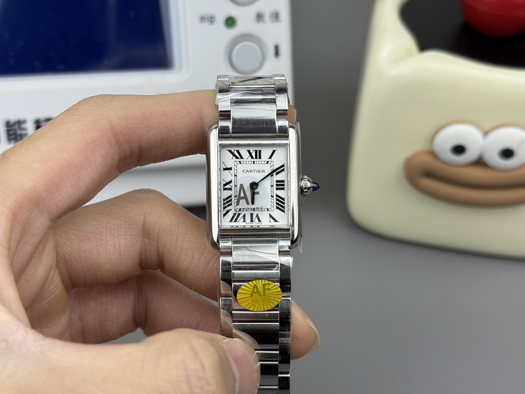 Cartier 卡地亚女款坦克 发货