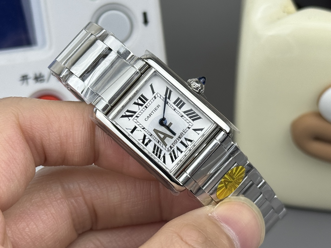 Cartier 卡地亚女款坦克 发货
