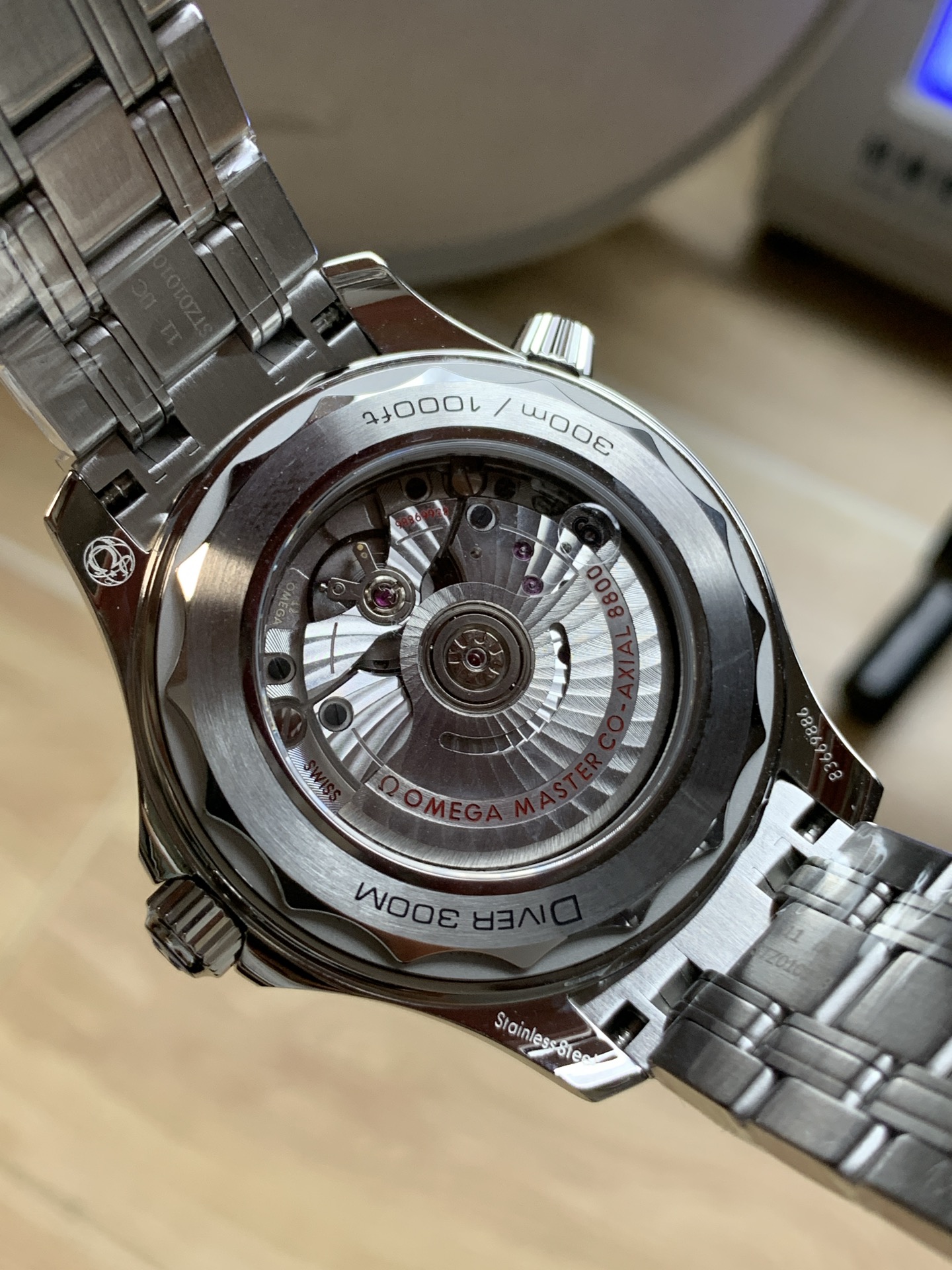 Omega 8800 Core Upgrade: Features, Functions, and Appearance Compared to 2824 Core - 图片 6
