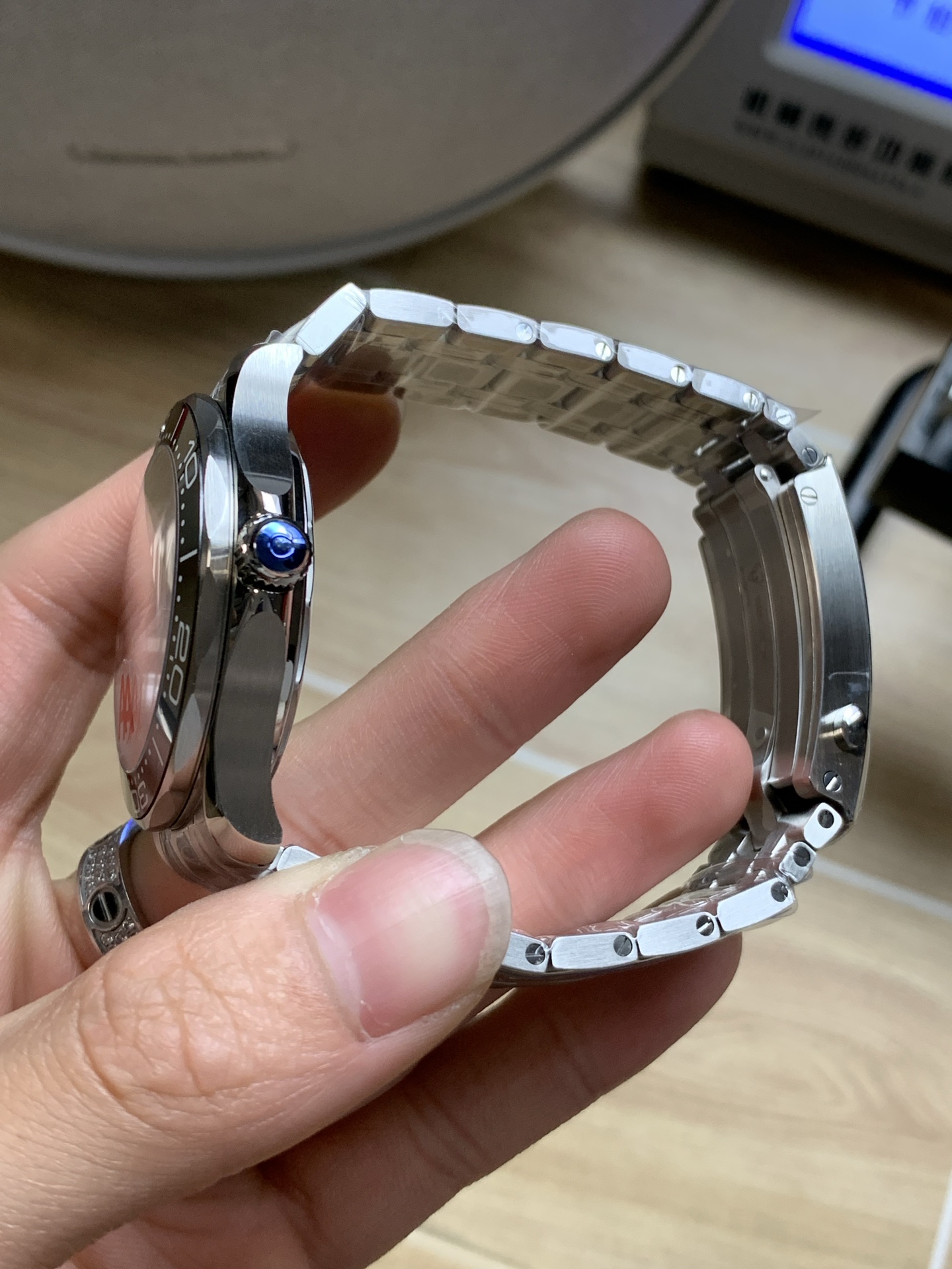 Omega 8800 Core Upgrade: Features, Functions, and Appearance Compared to 2824 Core - 图片 5