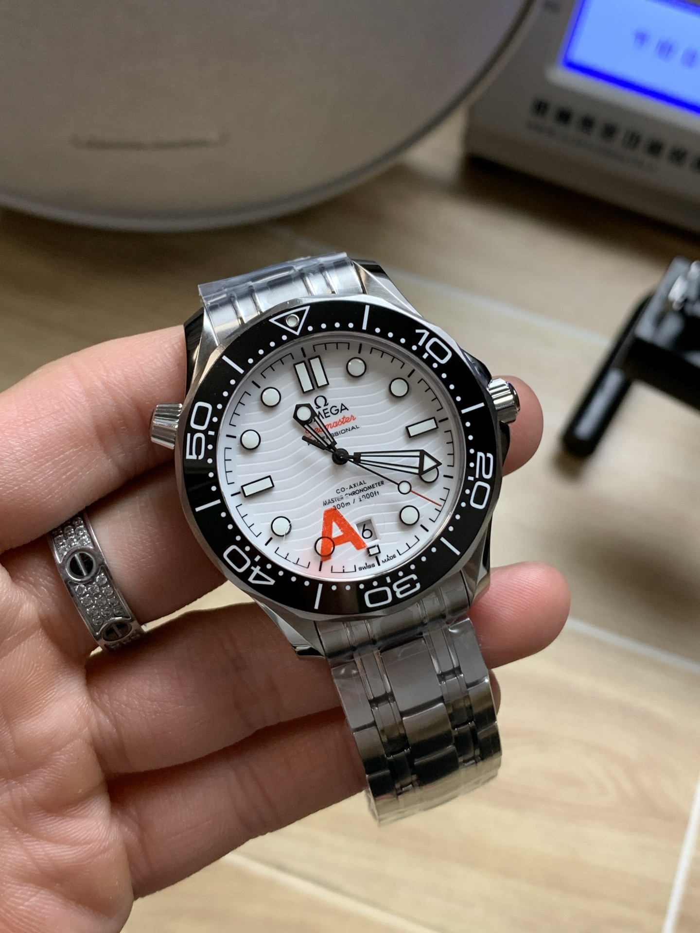 Omega 8800 Core Upgrade: Features, Functions, and Appearance Compared to 2824 Core - 图片 2