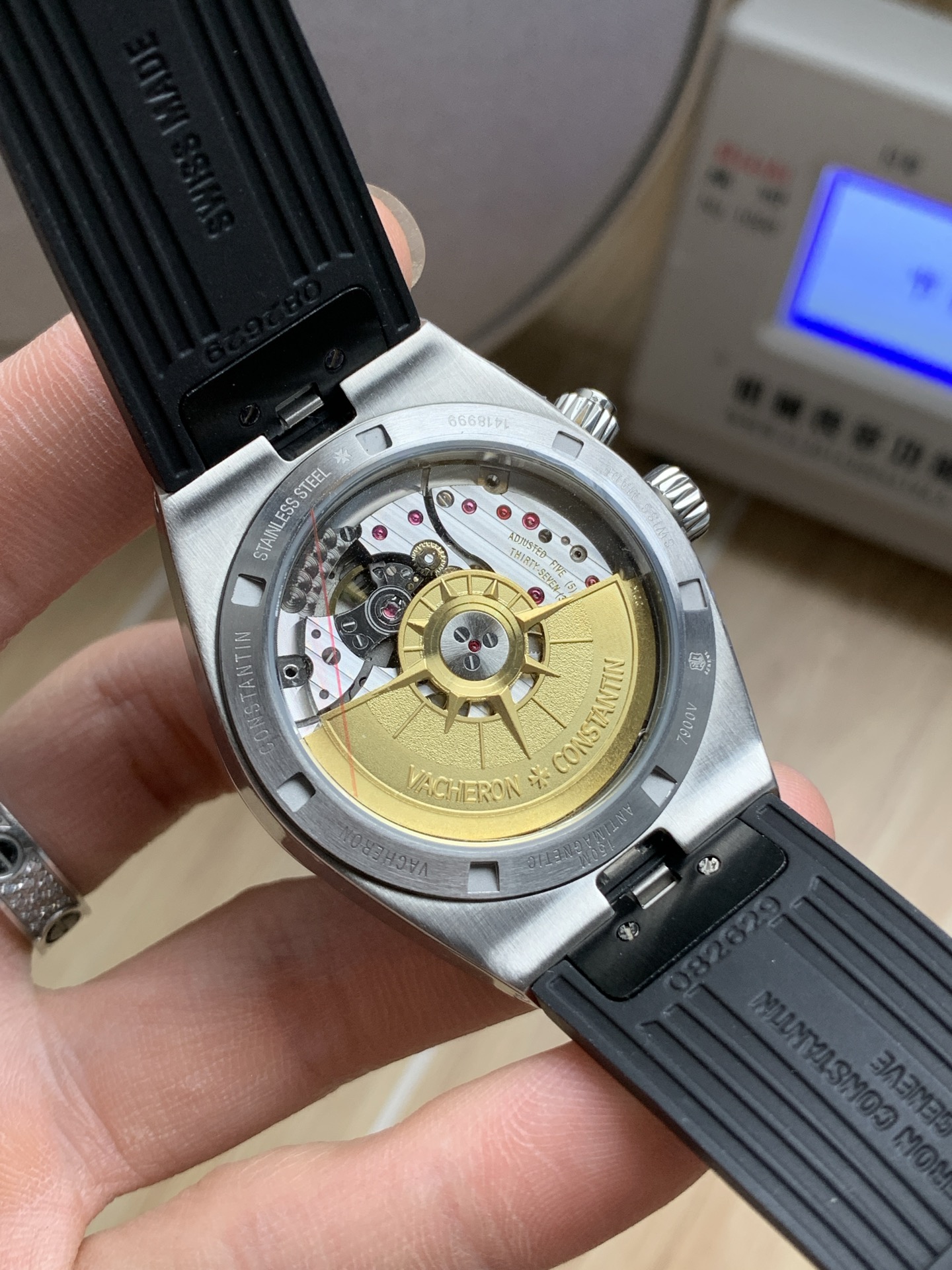 바쉐론콘스탄틴 오버시즈 멀티펑션 시계 42MM7920 V 이미지 4
