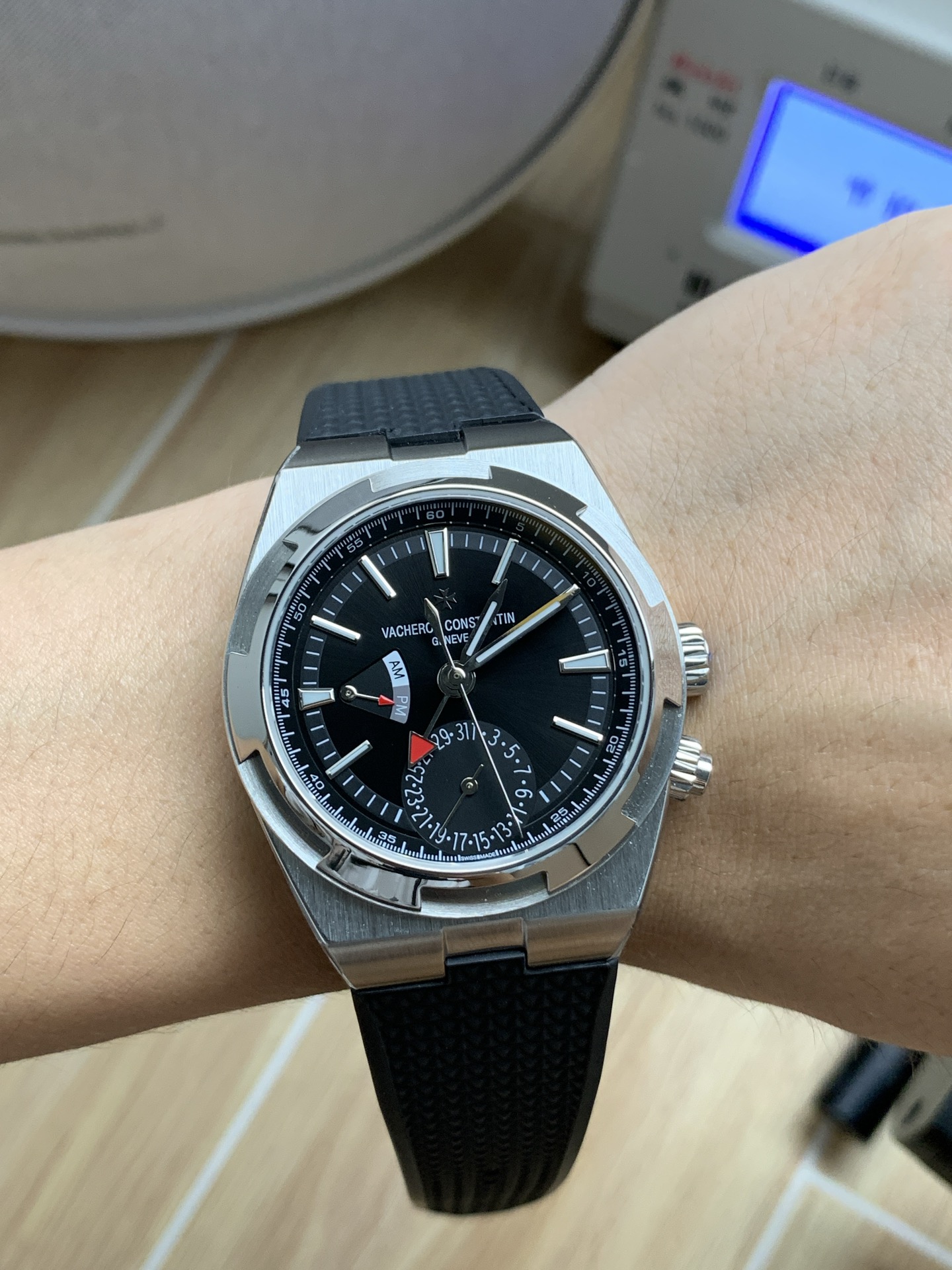 바쉐론콘스탄틴 오버시즈 멀티펑션 시계 42MM7920 V 이미지 6