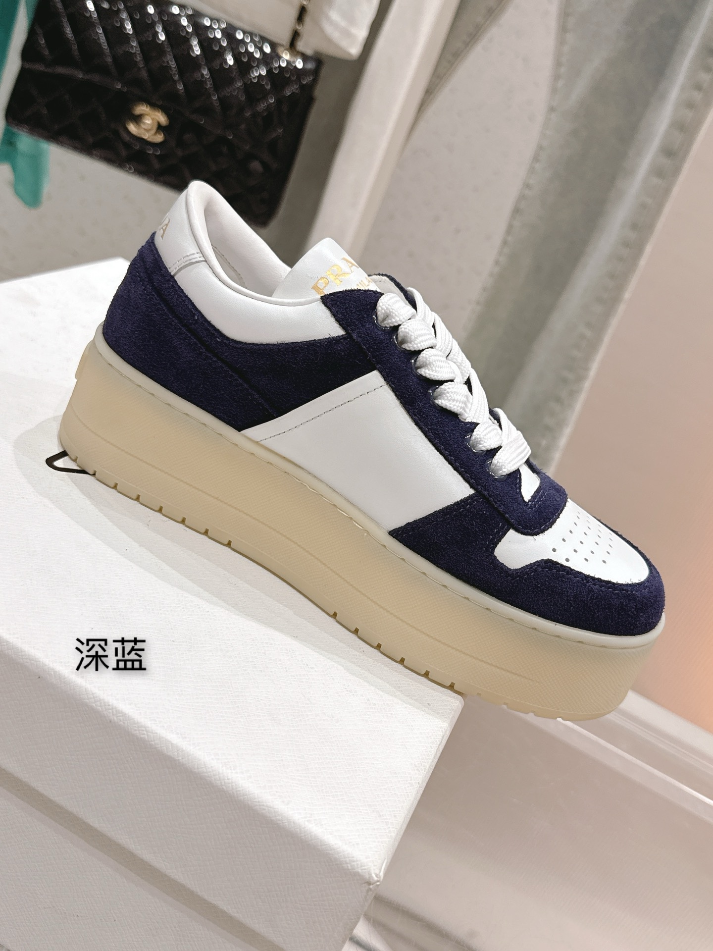 Zapatillas Casual Prada de Plataforma Gruesa con Logo Triangular para Mujer