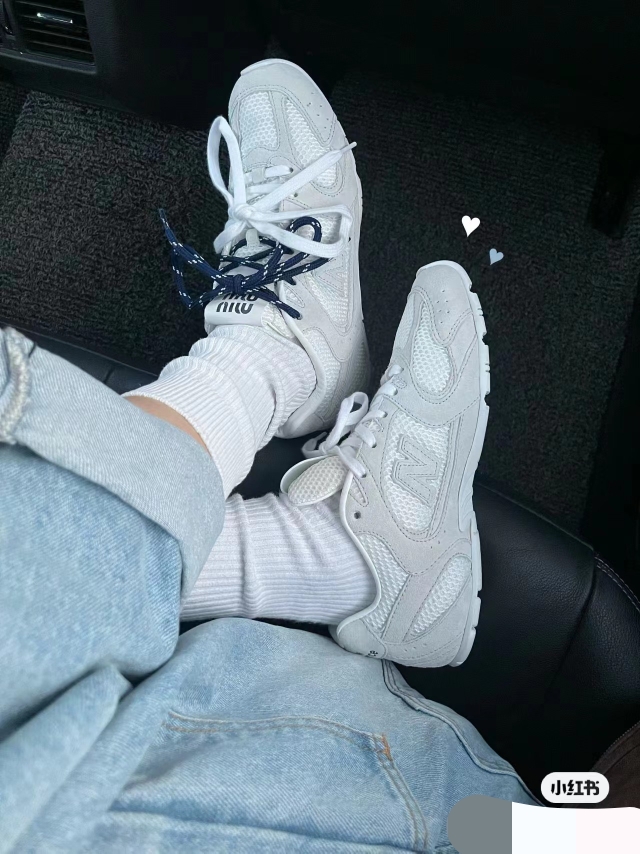 NO:891211,On-foot demonstration pictures, casual shoes/sports shoes, sneakers19860909上脚示范图,休闲鞋/运动鞋,sneakers,Women's Shoes