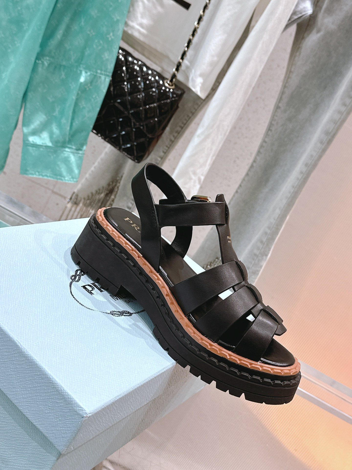 NO:383801,Top classic sandals Original woven cross-soled sandals Ultra-light invincible light sandals Join the summer camp The cross-band design saves many shoe shapes, not picky at all, wear the same fashionable style Custom imported soft plastic material Tire embossed rubber ultra-light sole Heel height 5cm size35-41 [40.41 custom], sandals, sandals19860909顶级经典凉鞋 原版编织交叉厚底凉鞋 超轻无敌轻凉鞋加入夏日阵营 交叉带的设计拯救不少鞋型 一点都不挑人 穿上一样的洋气 定制进口柔软胶片材料 轮胎凸纹橡胶超轻鞋底 跟高5cm size35-41 [40.41定制],凉鞋,sandals,Women's Shoes